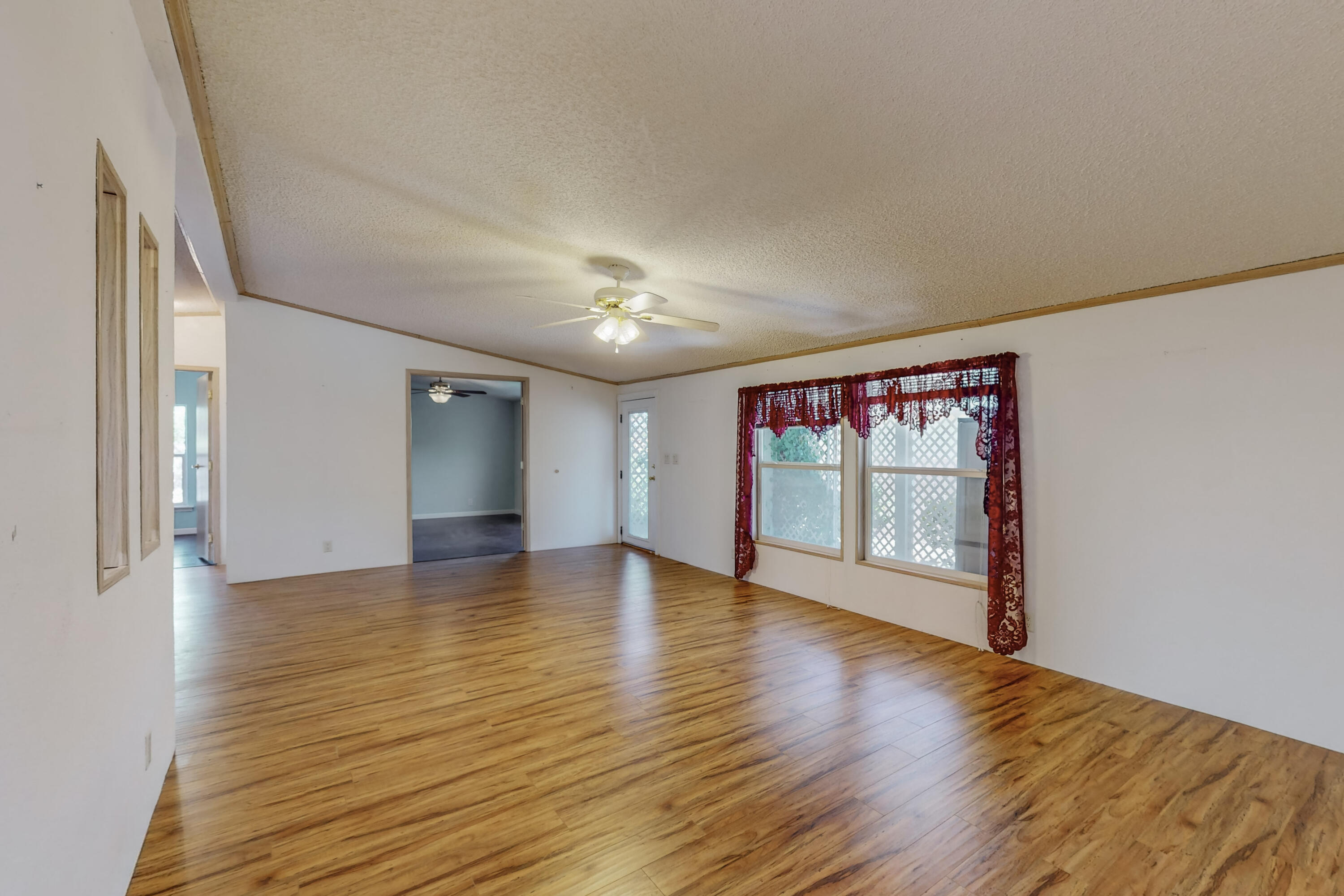 118 Sunrise Bluffs Drive