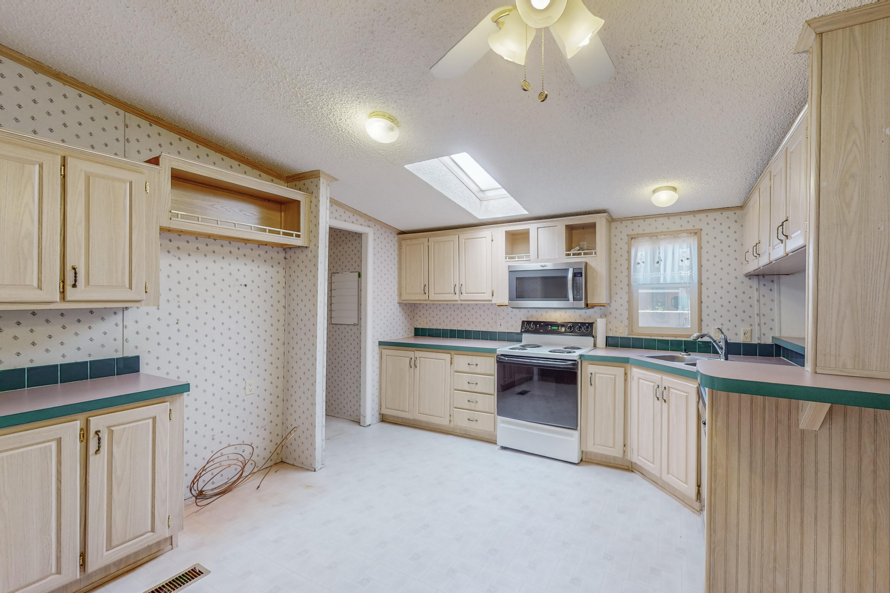 118 Sunrise Bluffs Drive