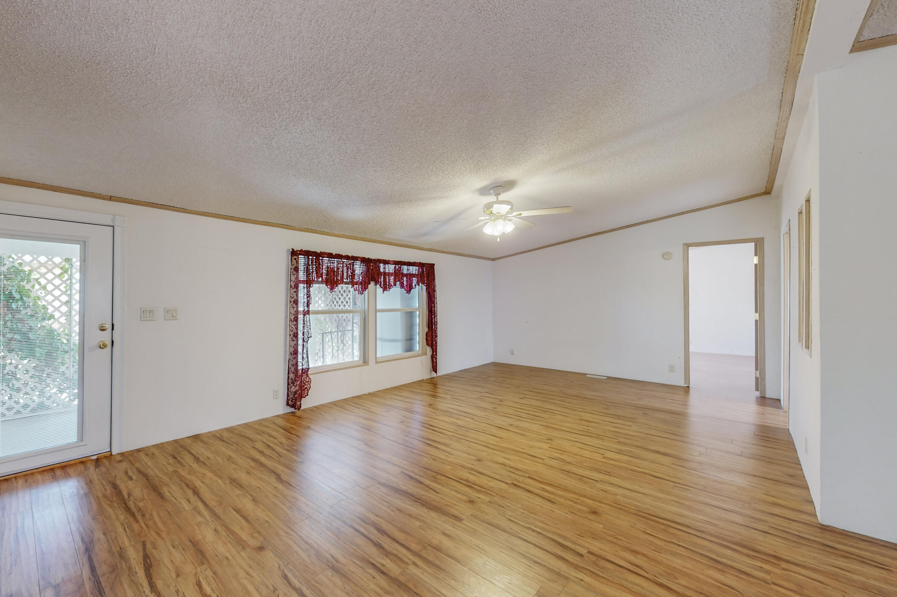 118 Sunrise Bluffs Drive