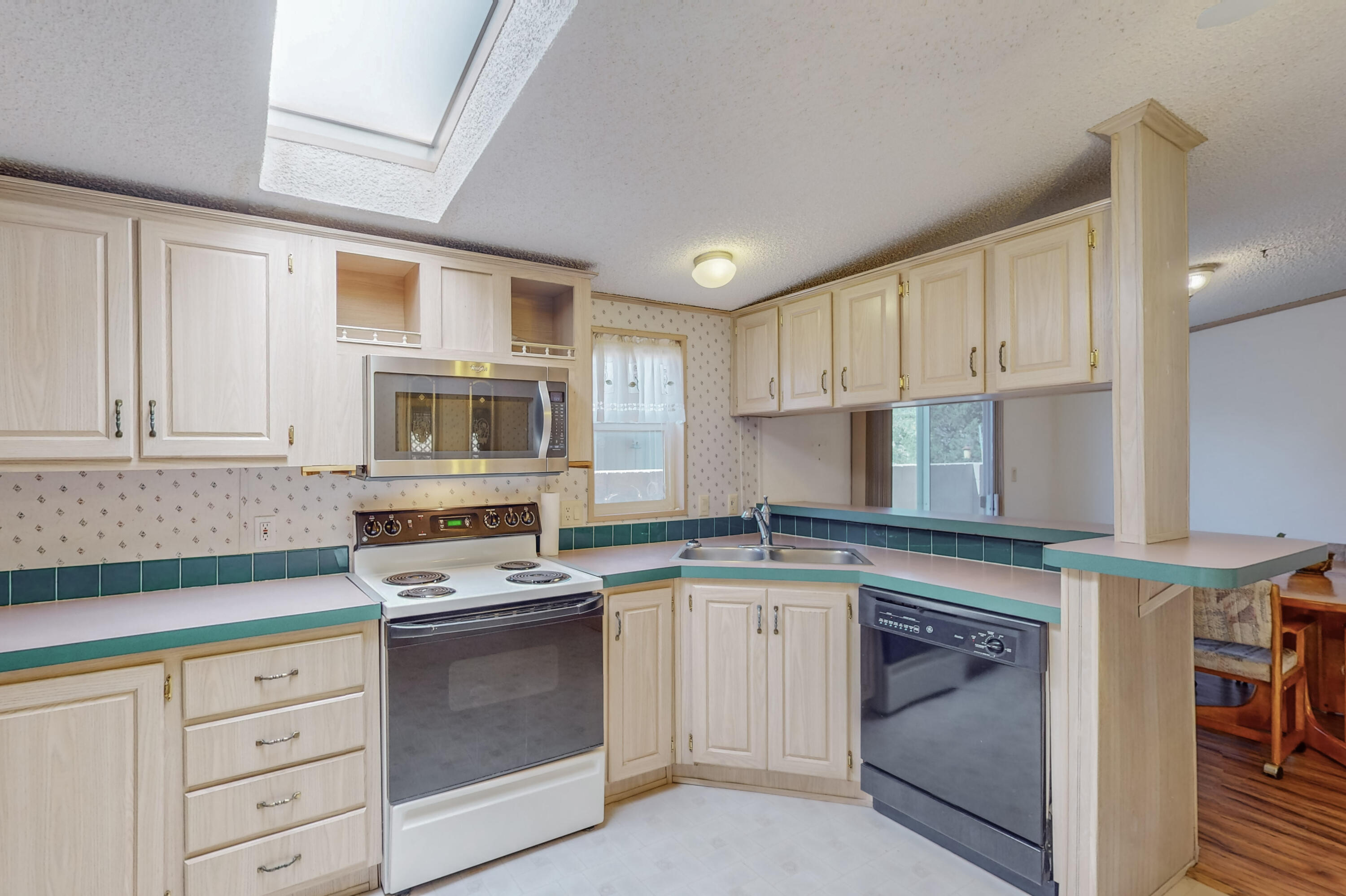 118 Sunrise Bluffs Drive