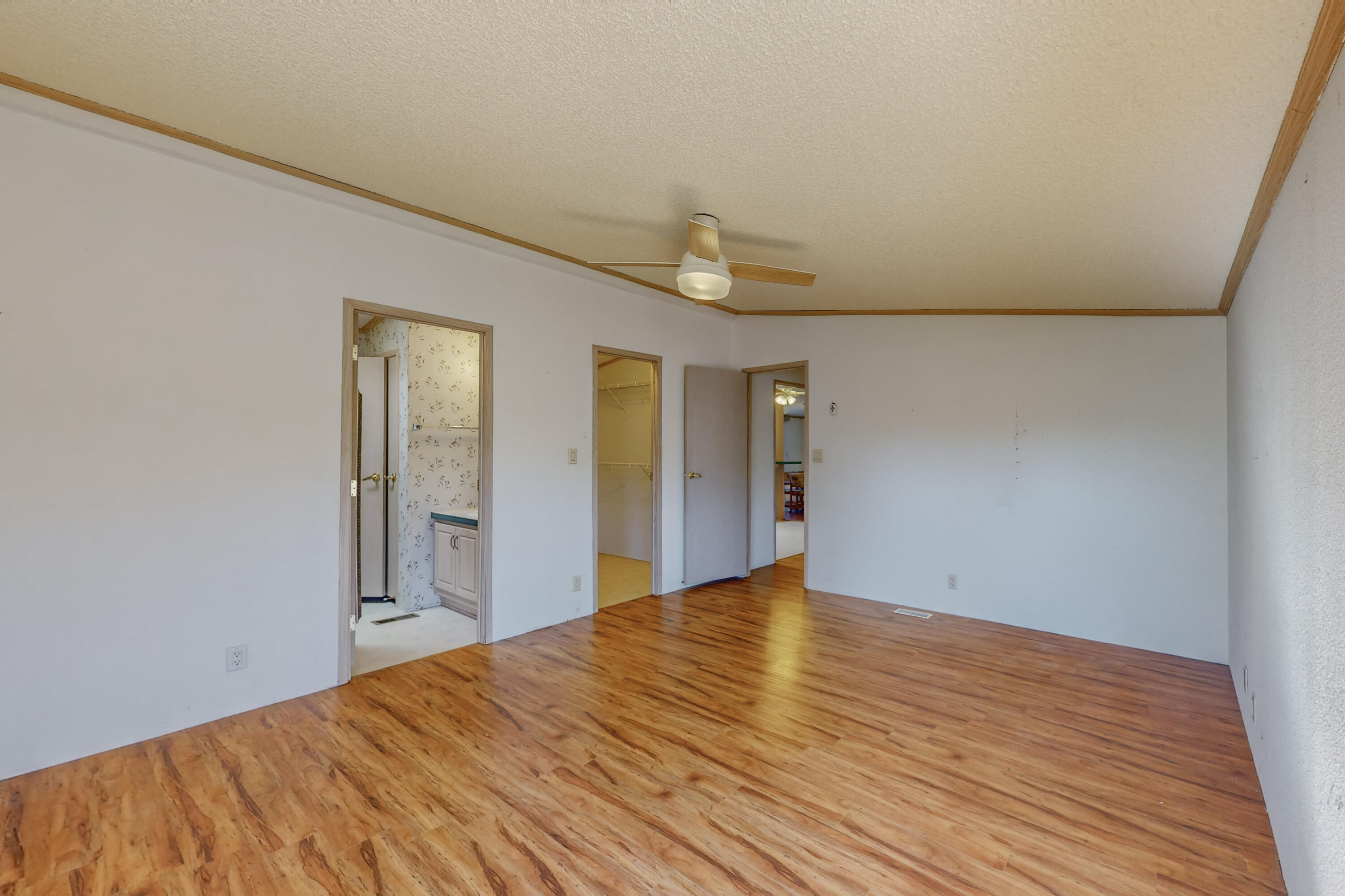 118 Sunrise Bluffs Drive