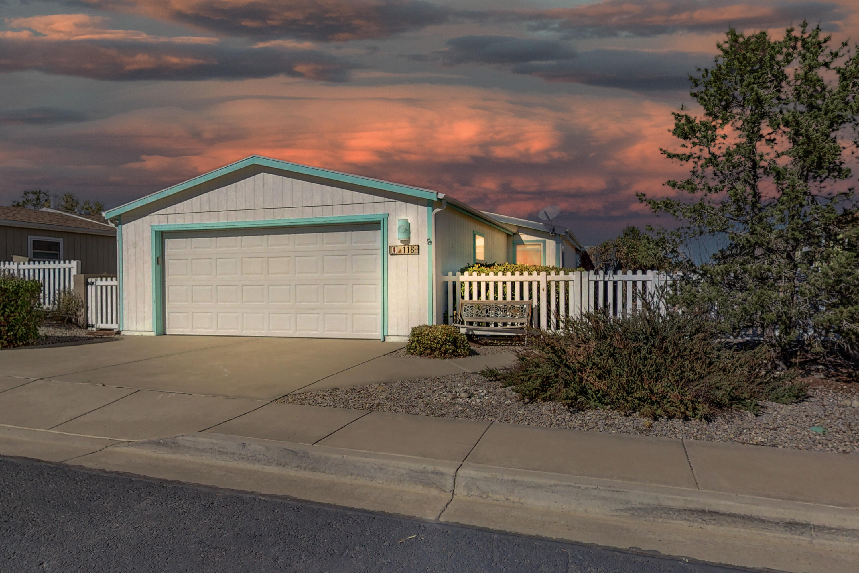 118 Sunrise Bluffs Drive