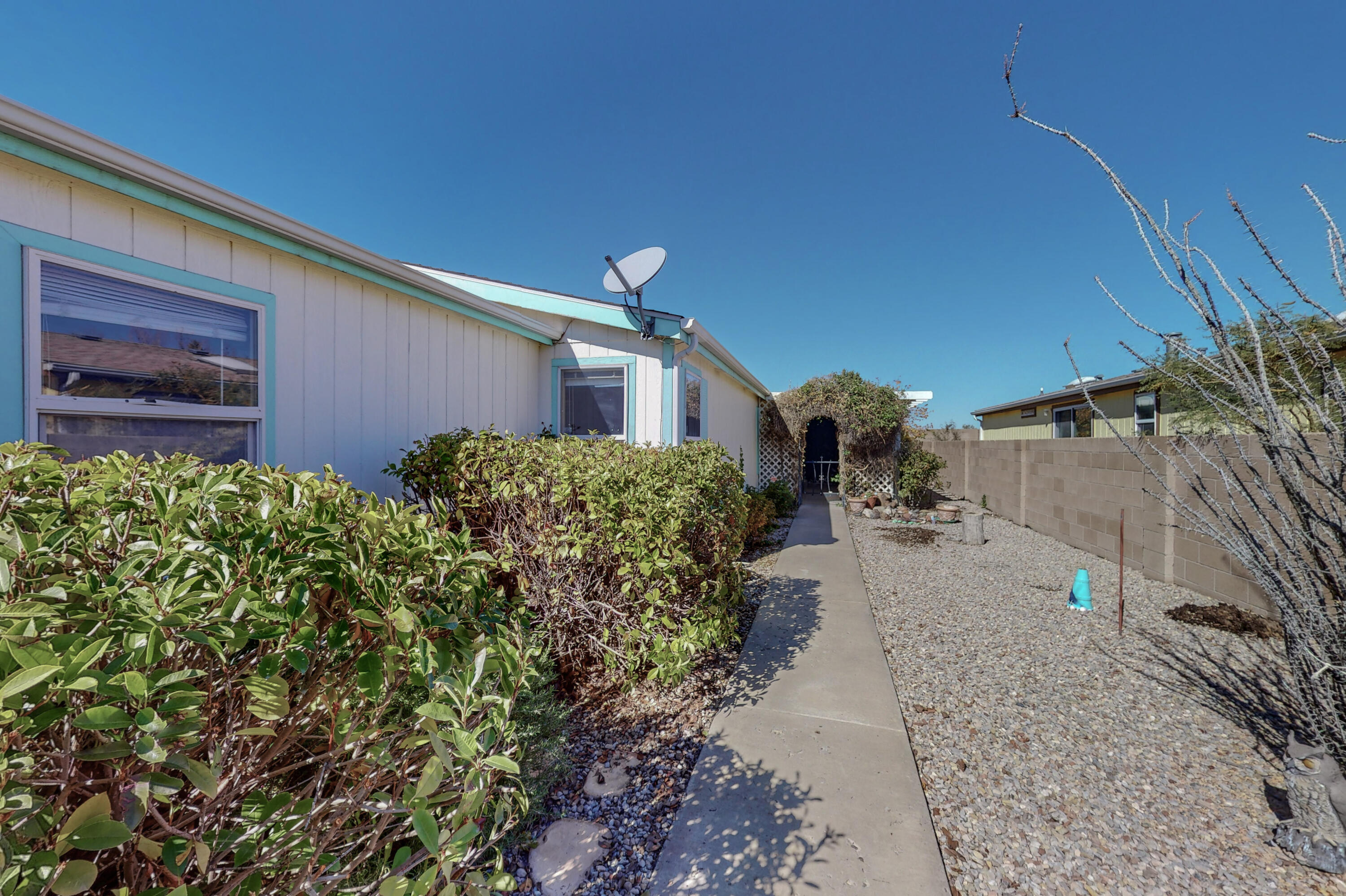 118 Sunrise Bluffs Drive