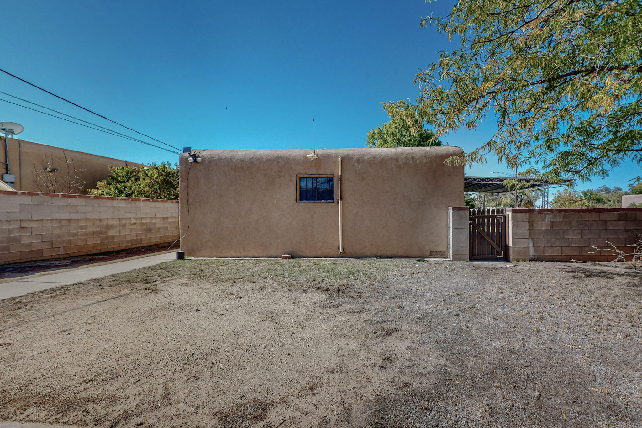 700 Cardenas Drive SE