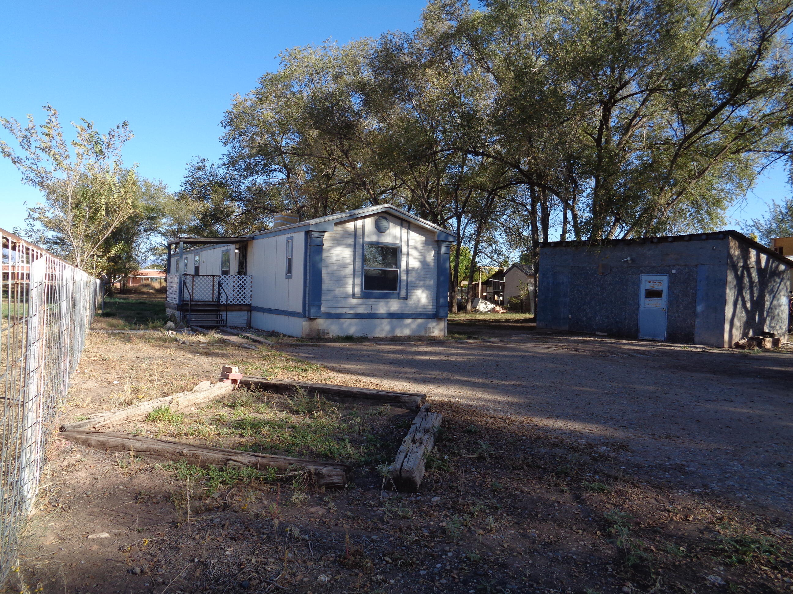 15 Ranchitos Road