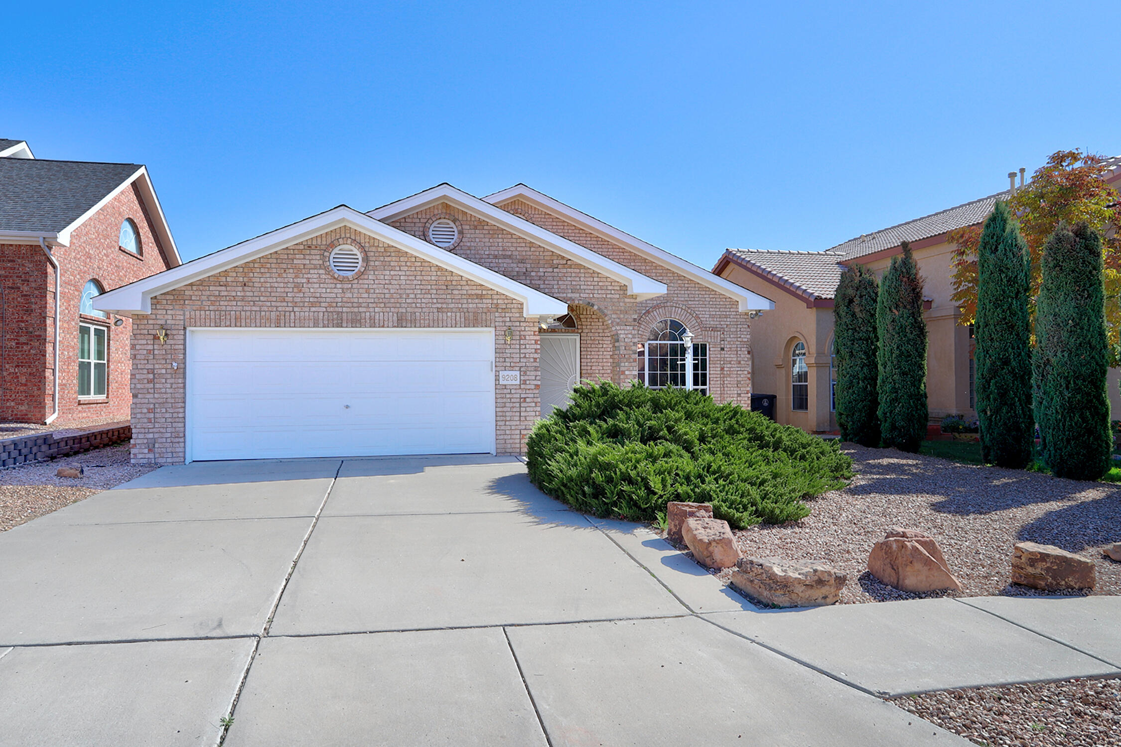 9208 Saguaro Street NW