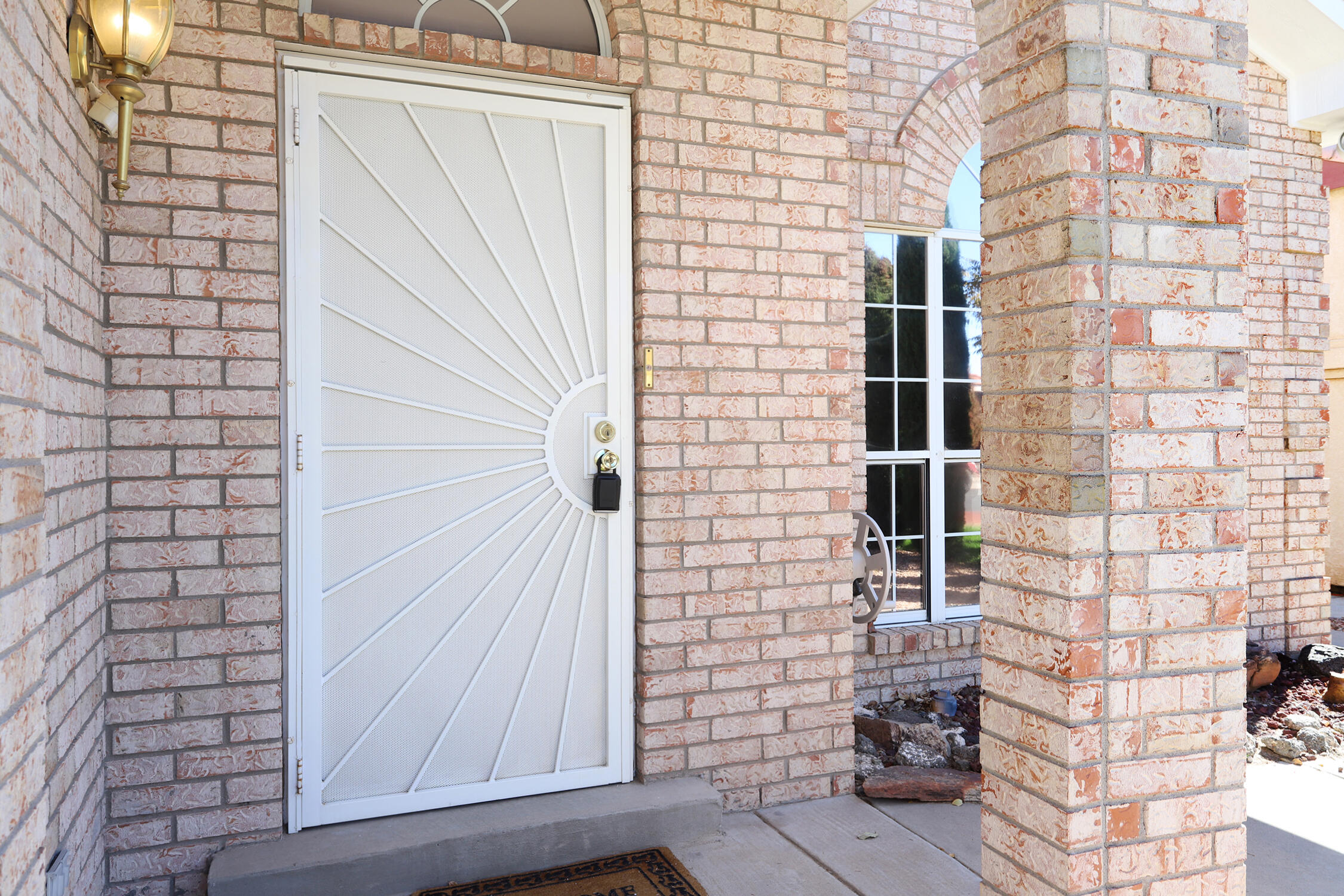 9208 Saguaro Street NW