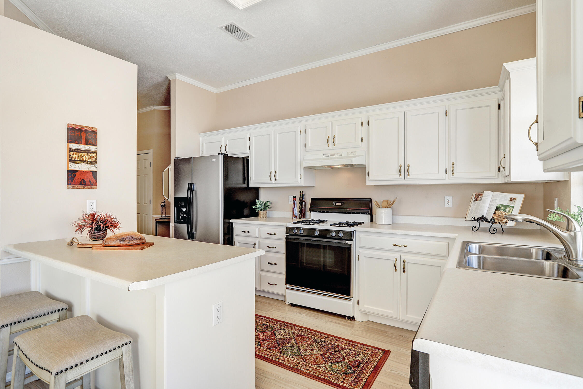 9208 Saguaro Street NW