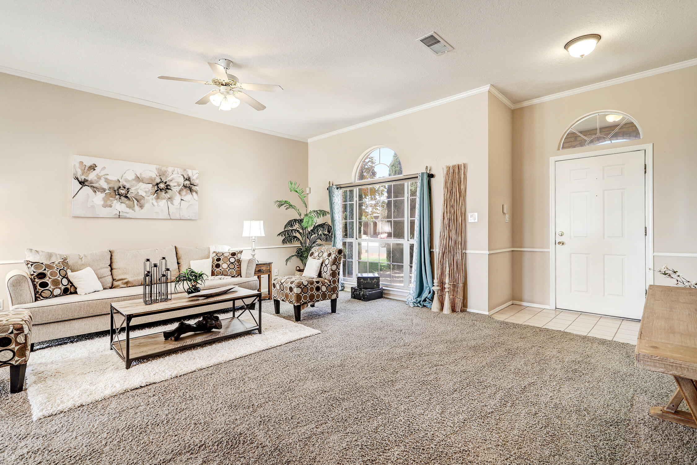 9208 Saguaro Street NW