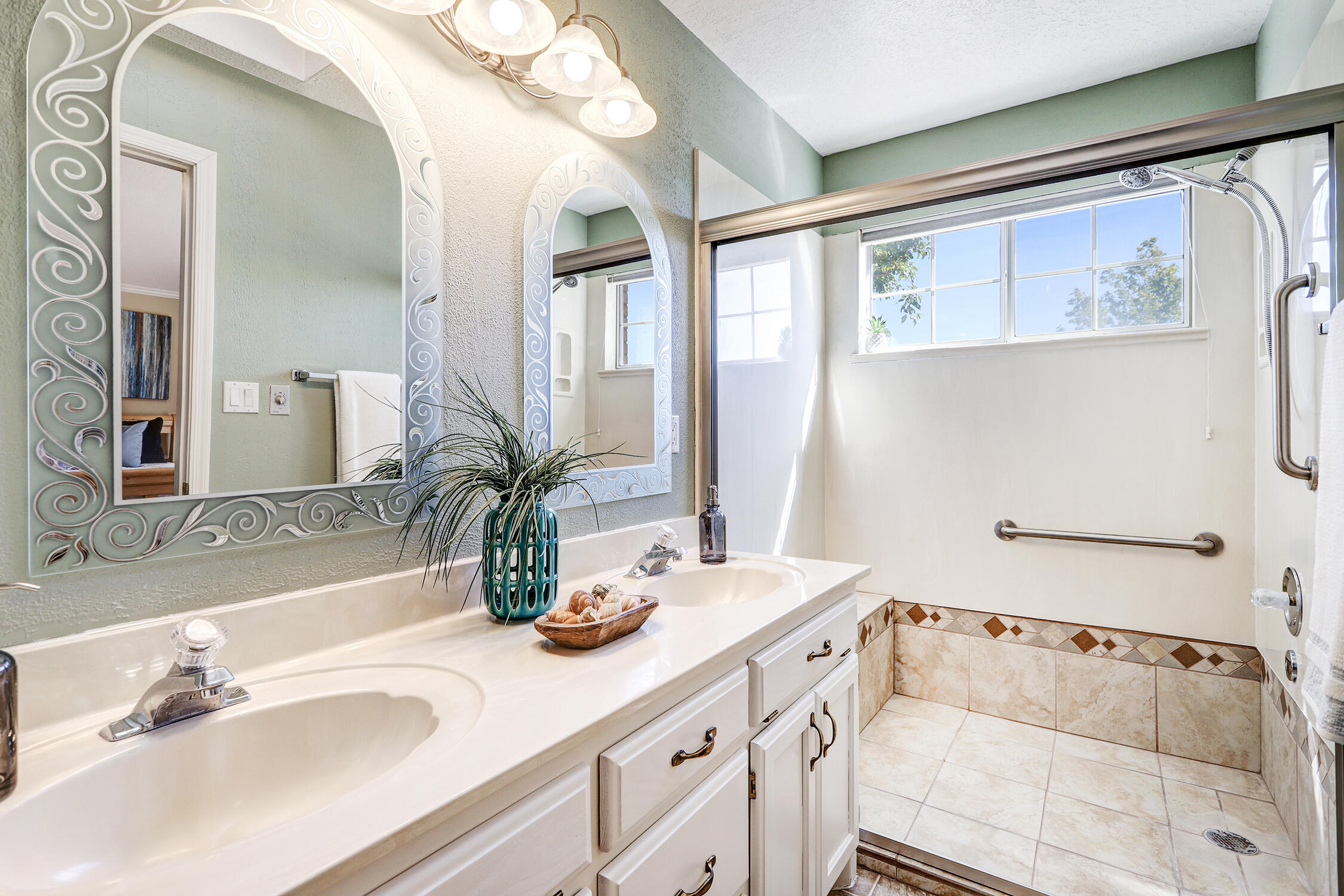 9208 Saguaro Street NW