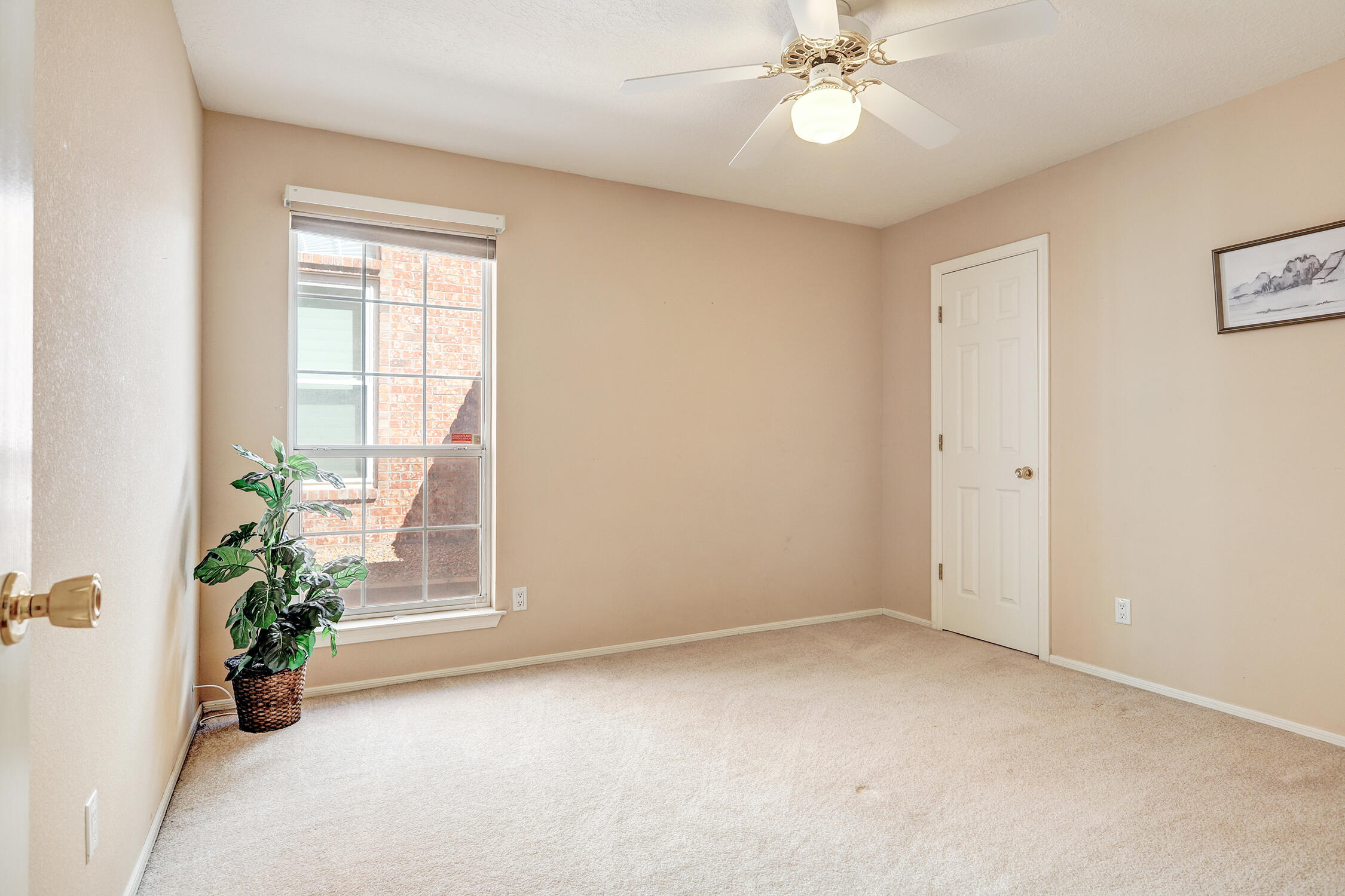 9208 Saguaro Street NW