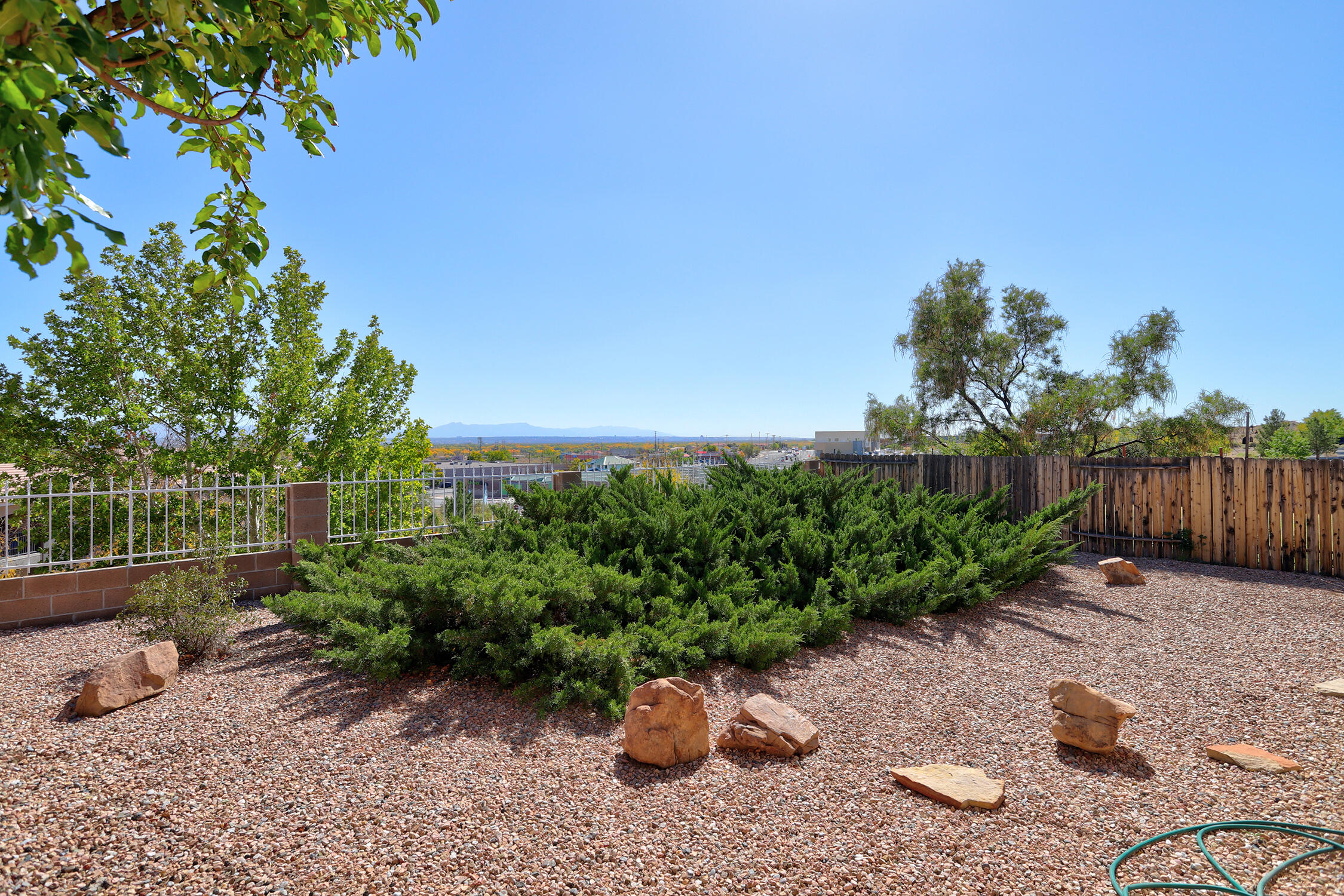 9208 Saguaro Street NW