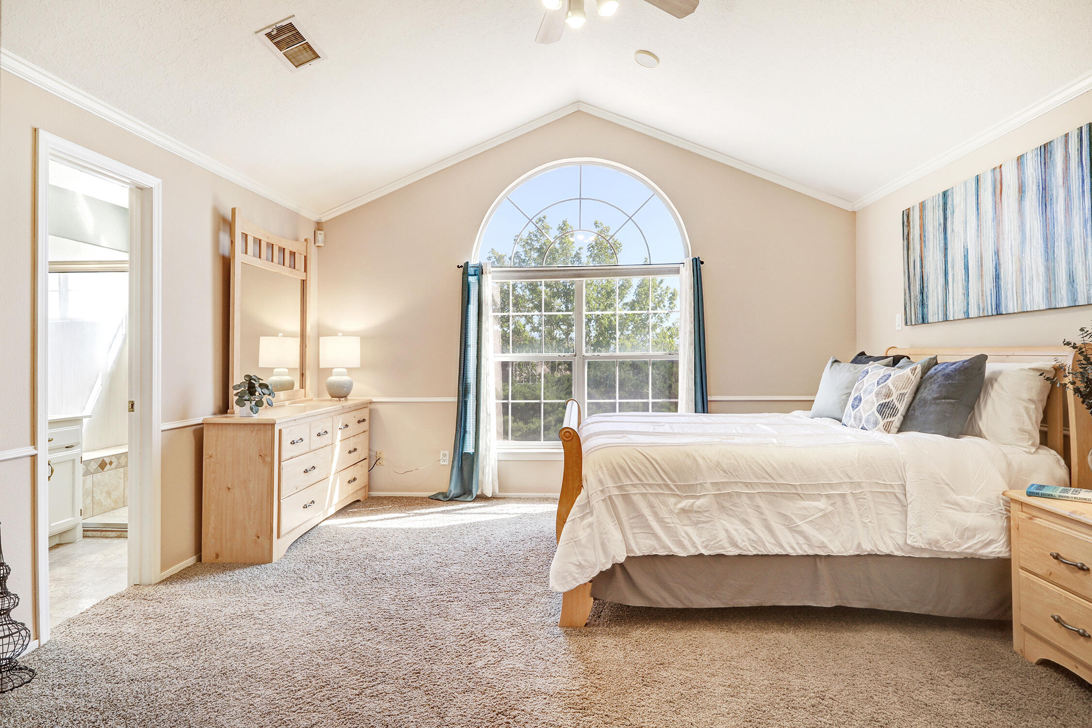 9208 Saguaro Street NW