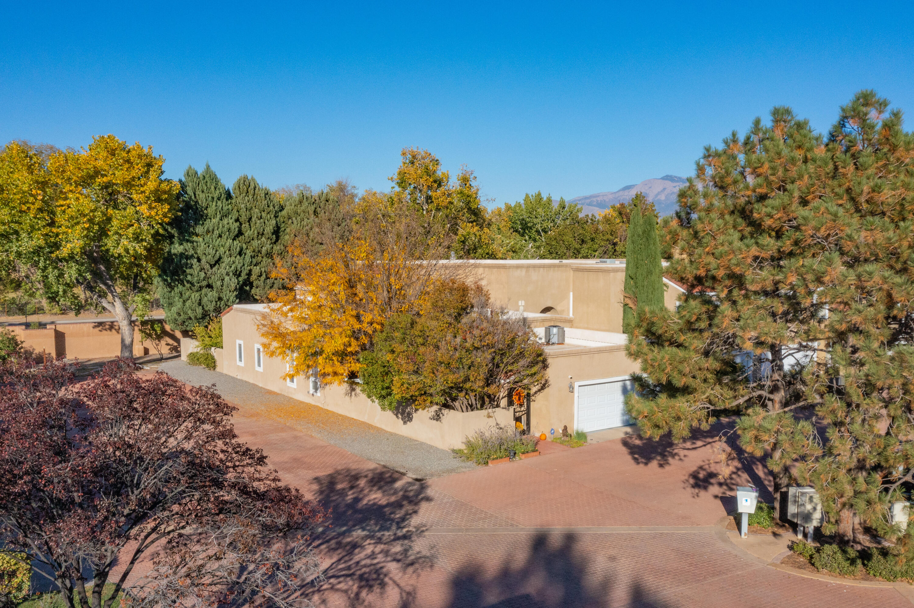 1513 Plaza Encantada NW