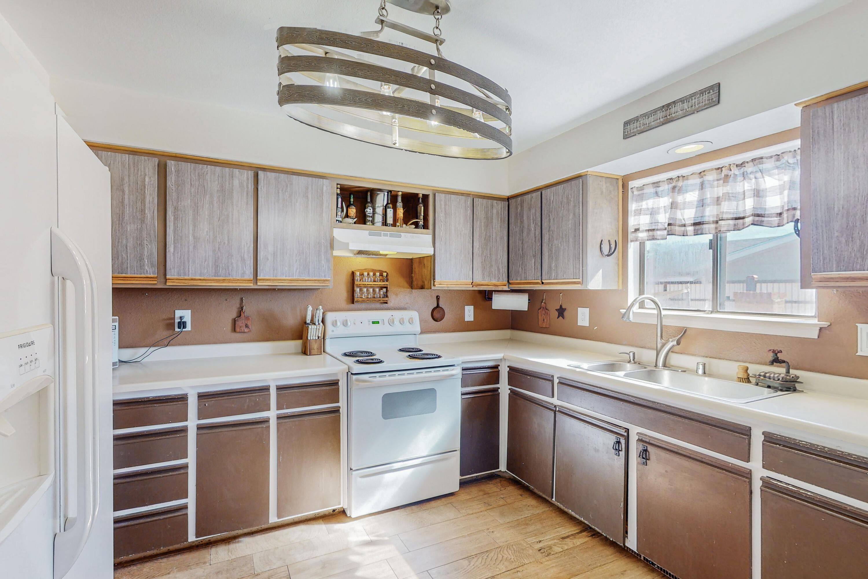 115 2nd Street SE