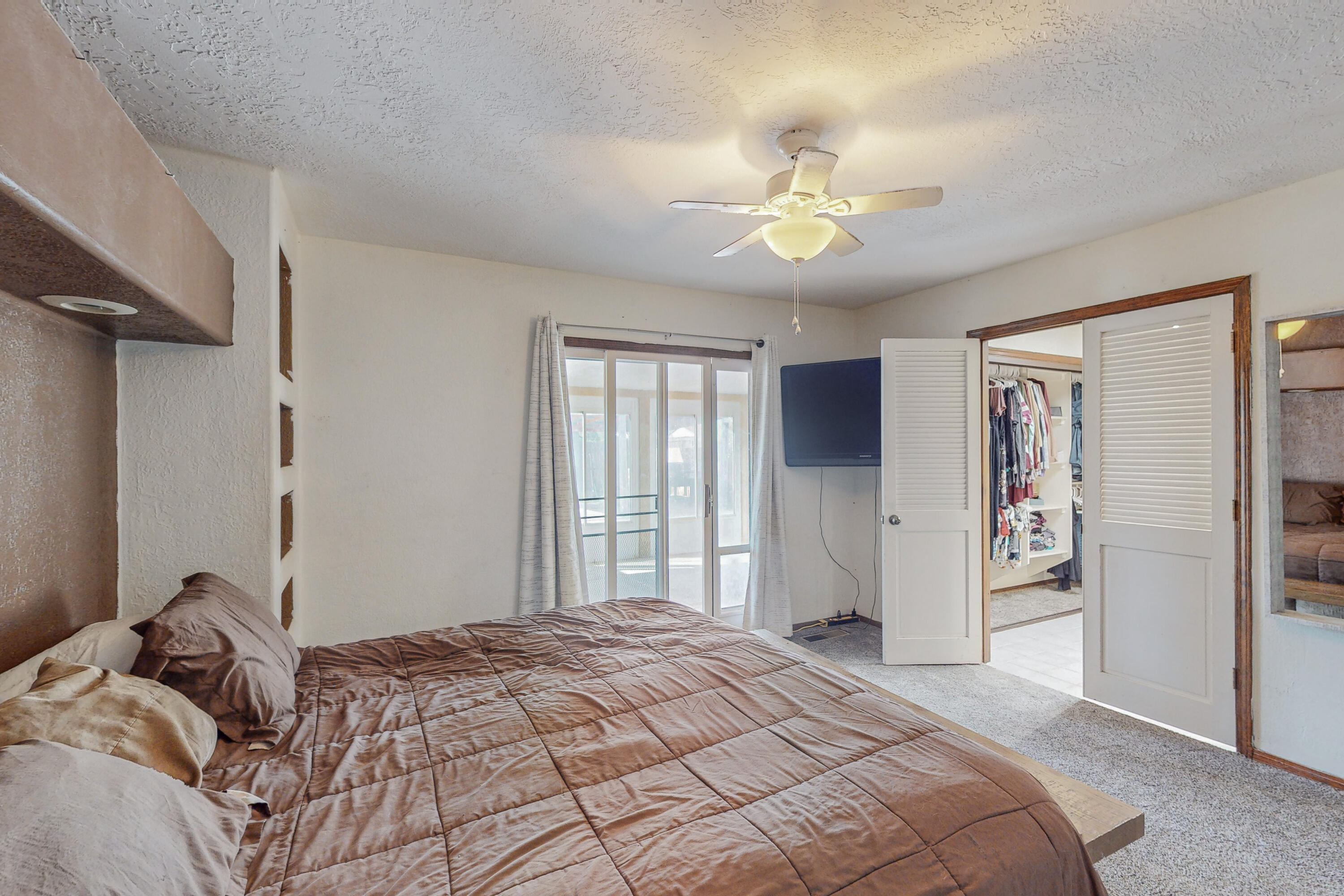 115 2nd Street SE