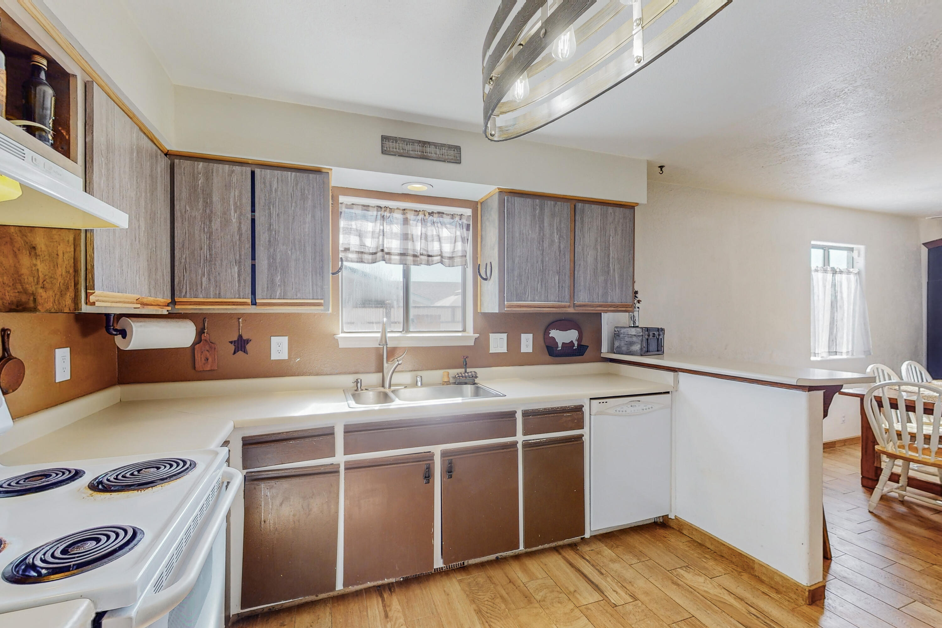 115 2nd Street SE
