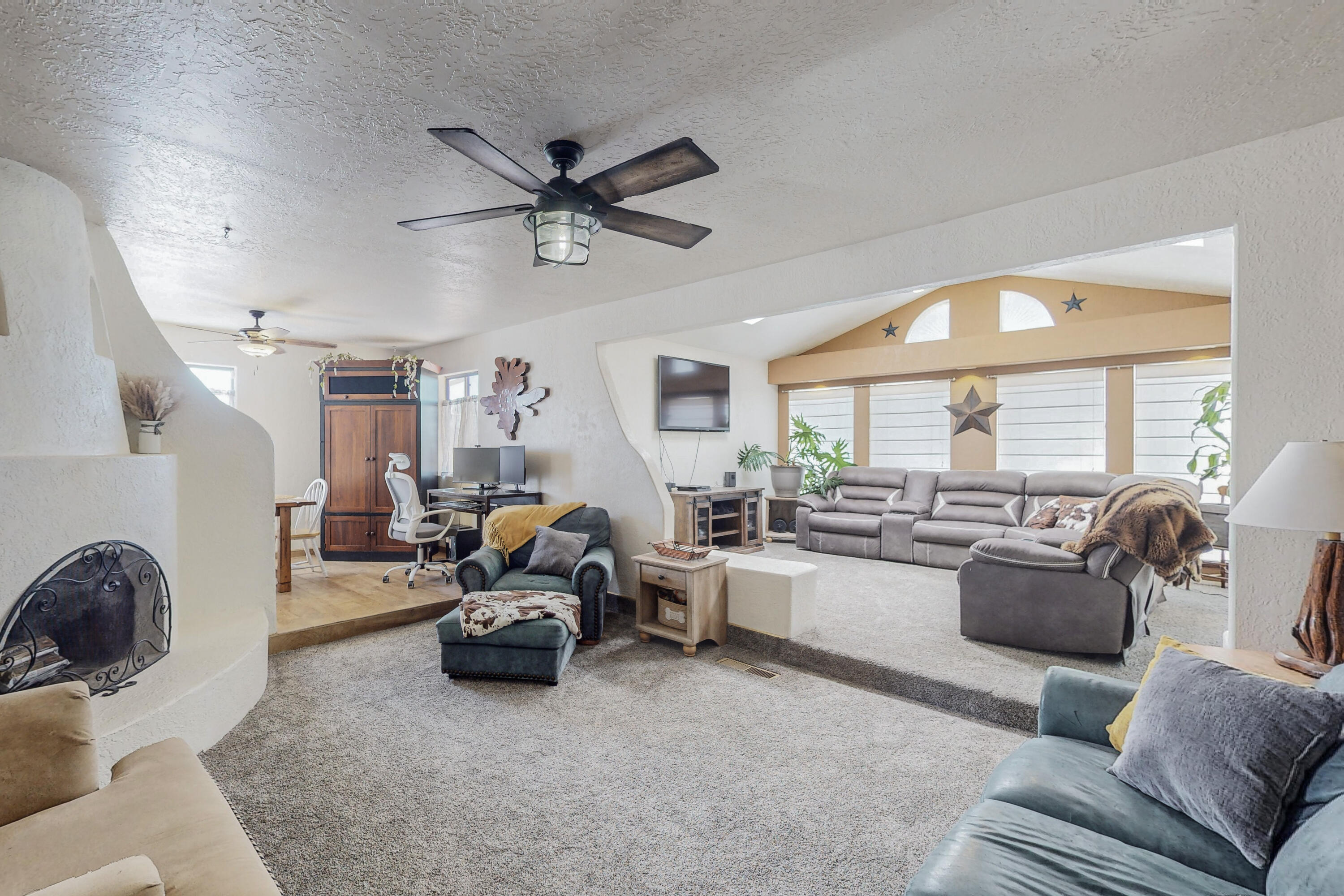 115 2nd Street SE