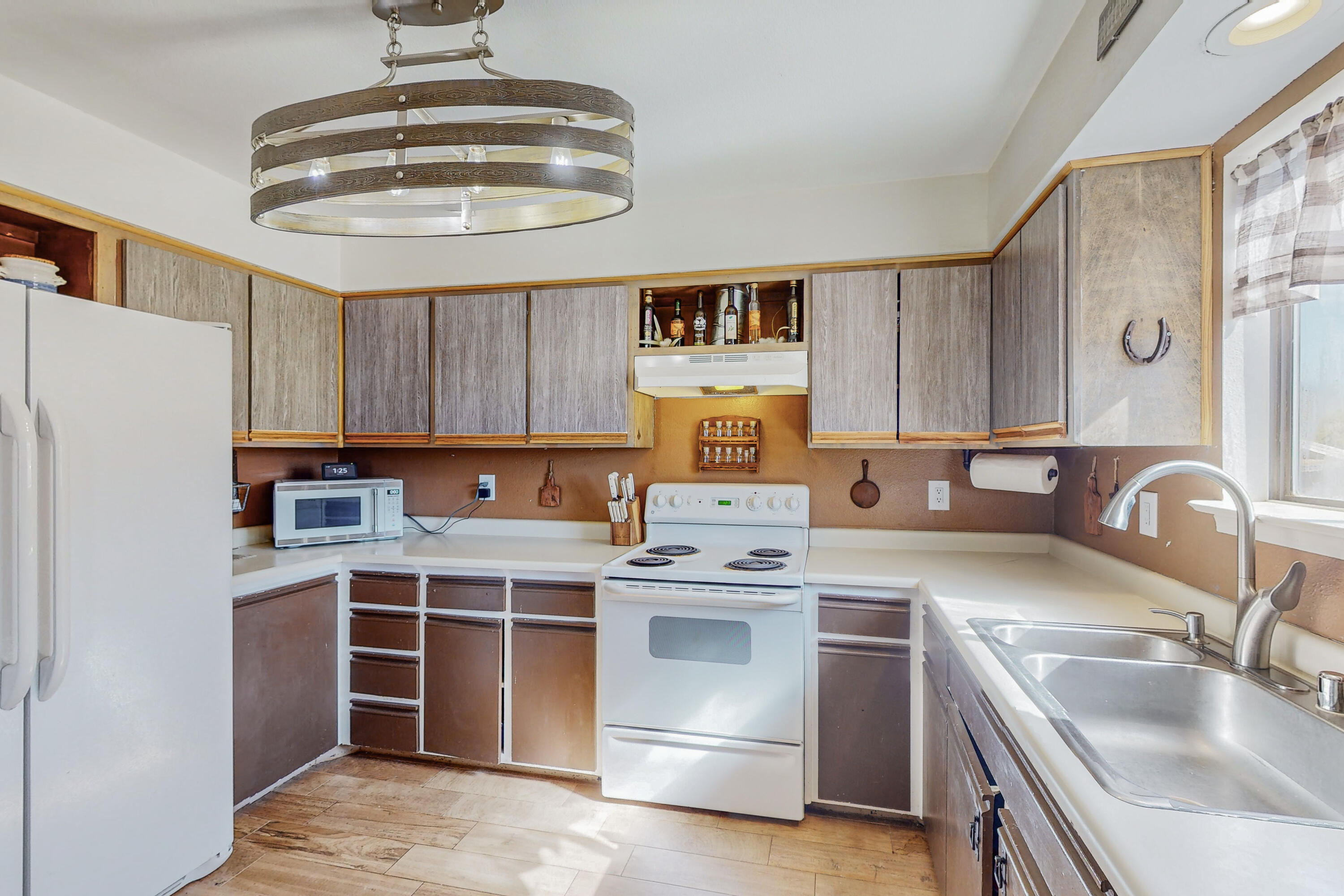 115 2nd Street SE