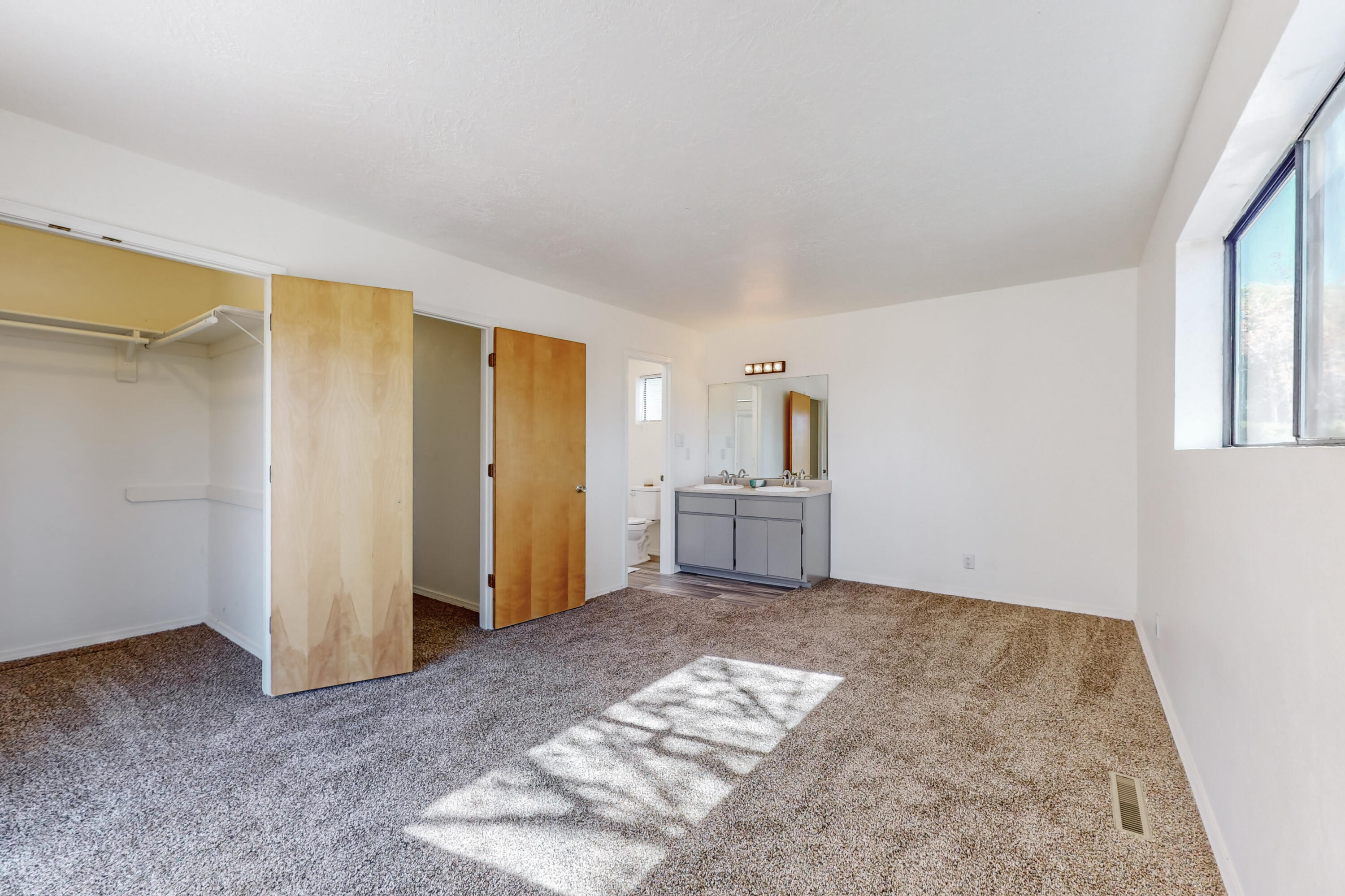 9109 Comanche Road NE