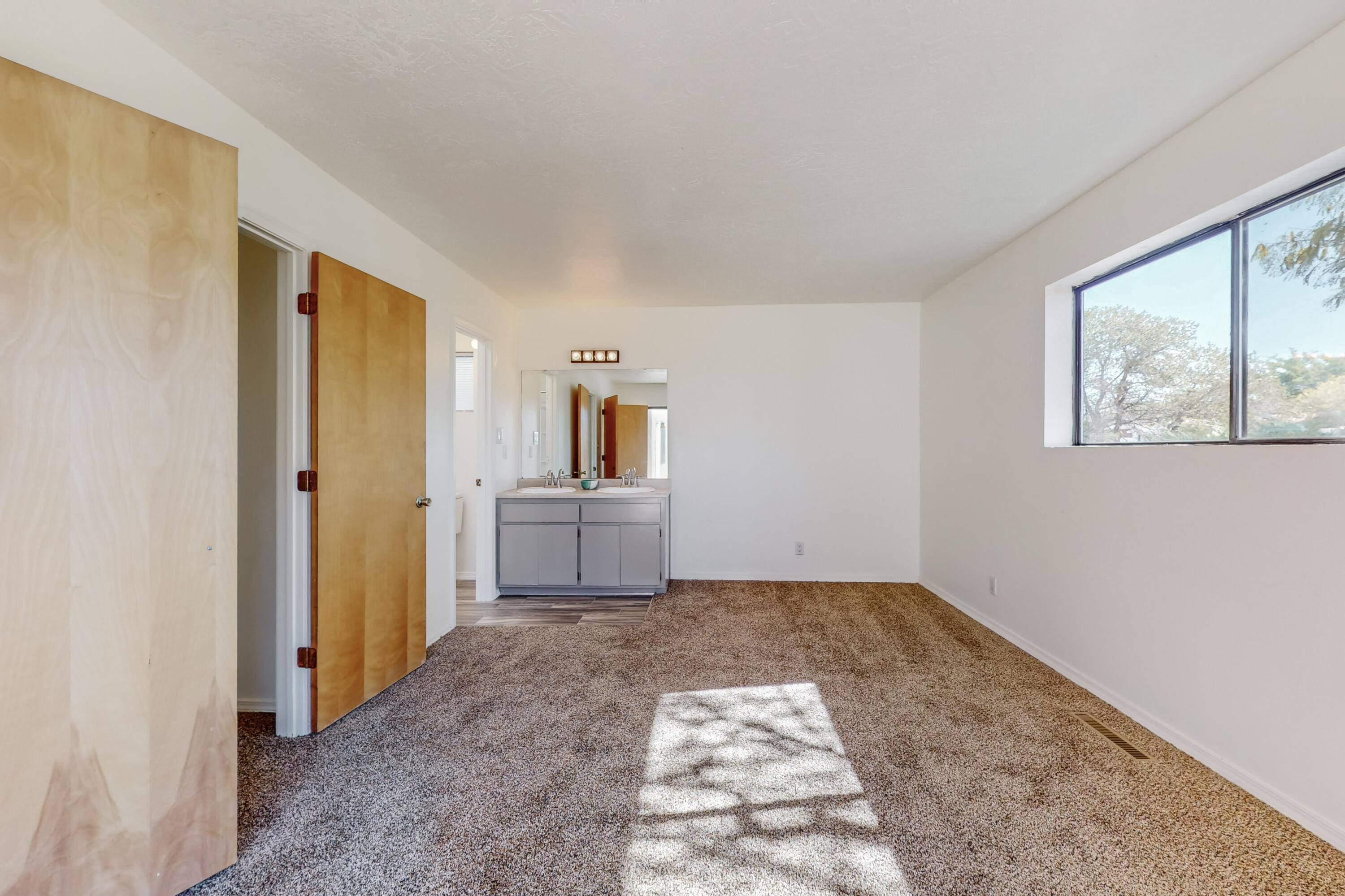 9109 Comanche Road NE