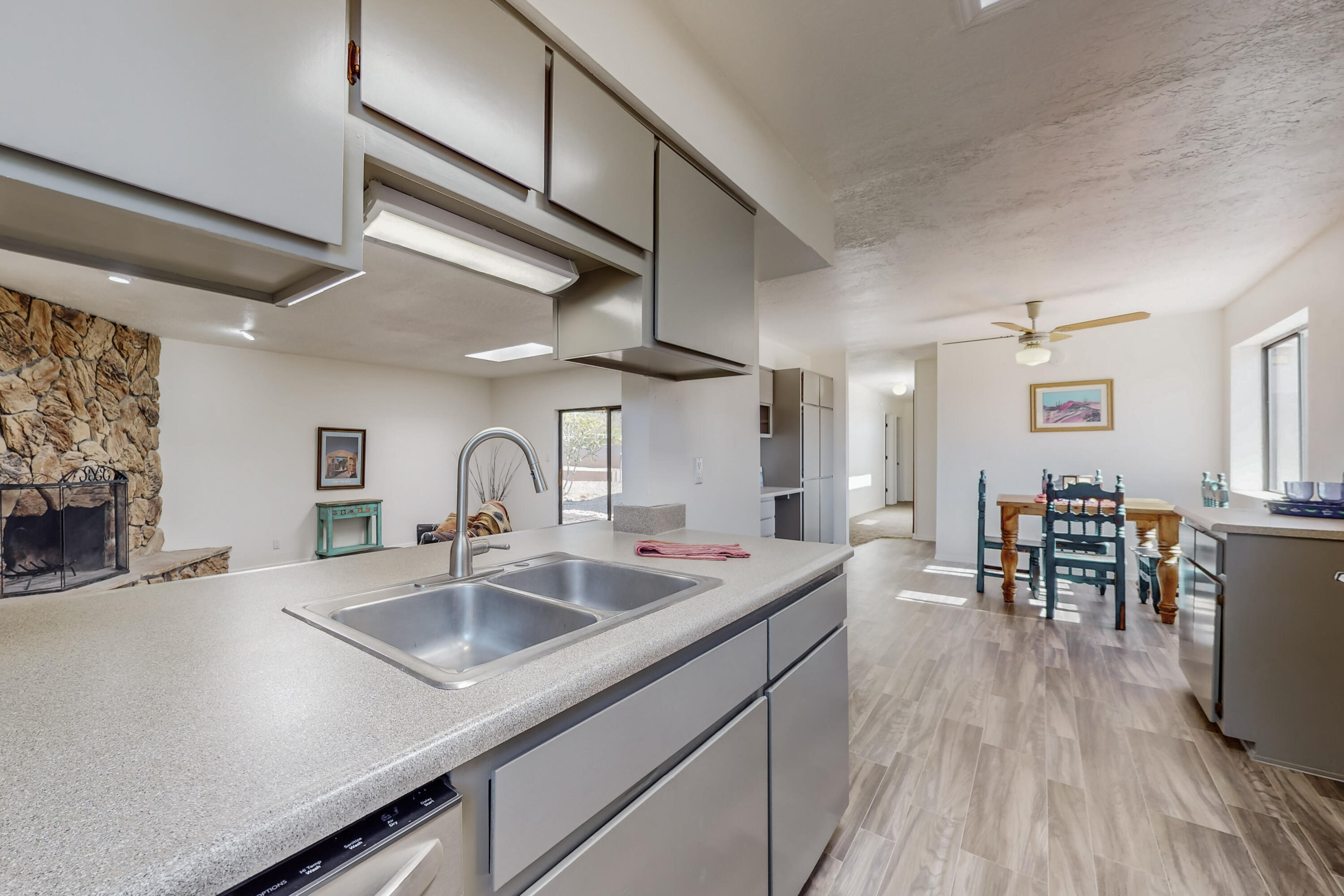 9109 Comanche Road NE