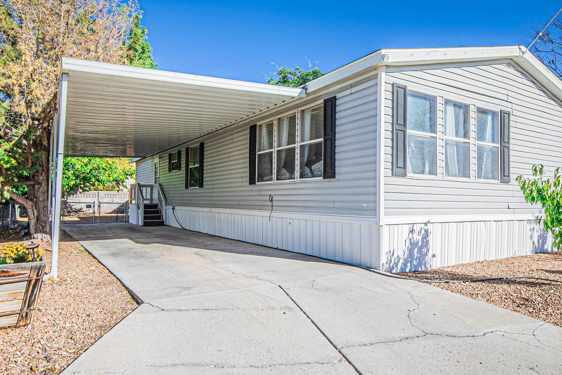 836 Horseshoe Trail SE