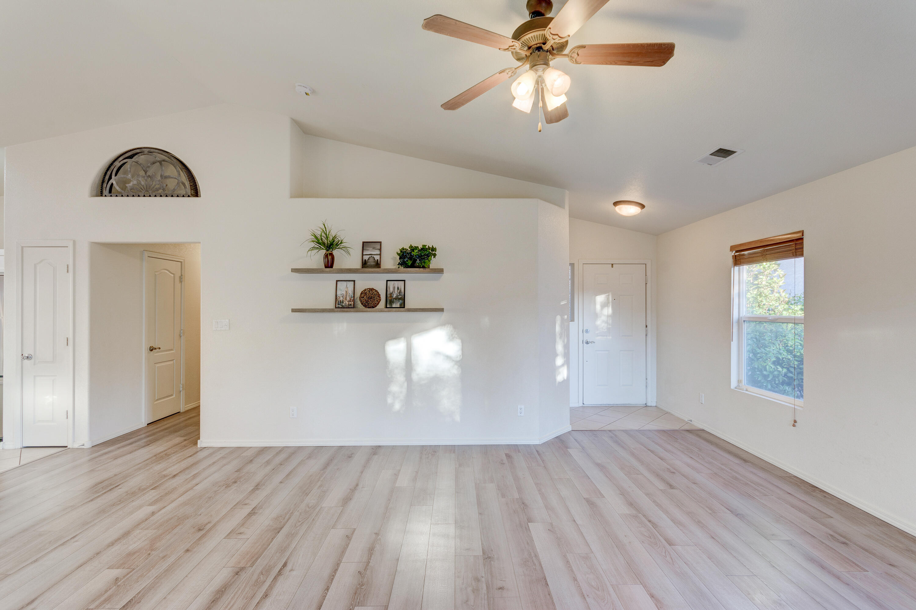 10012 Calle Chulita NW