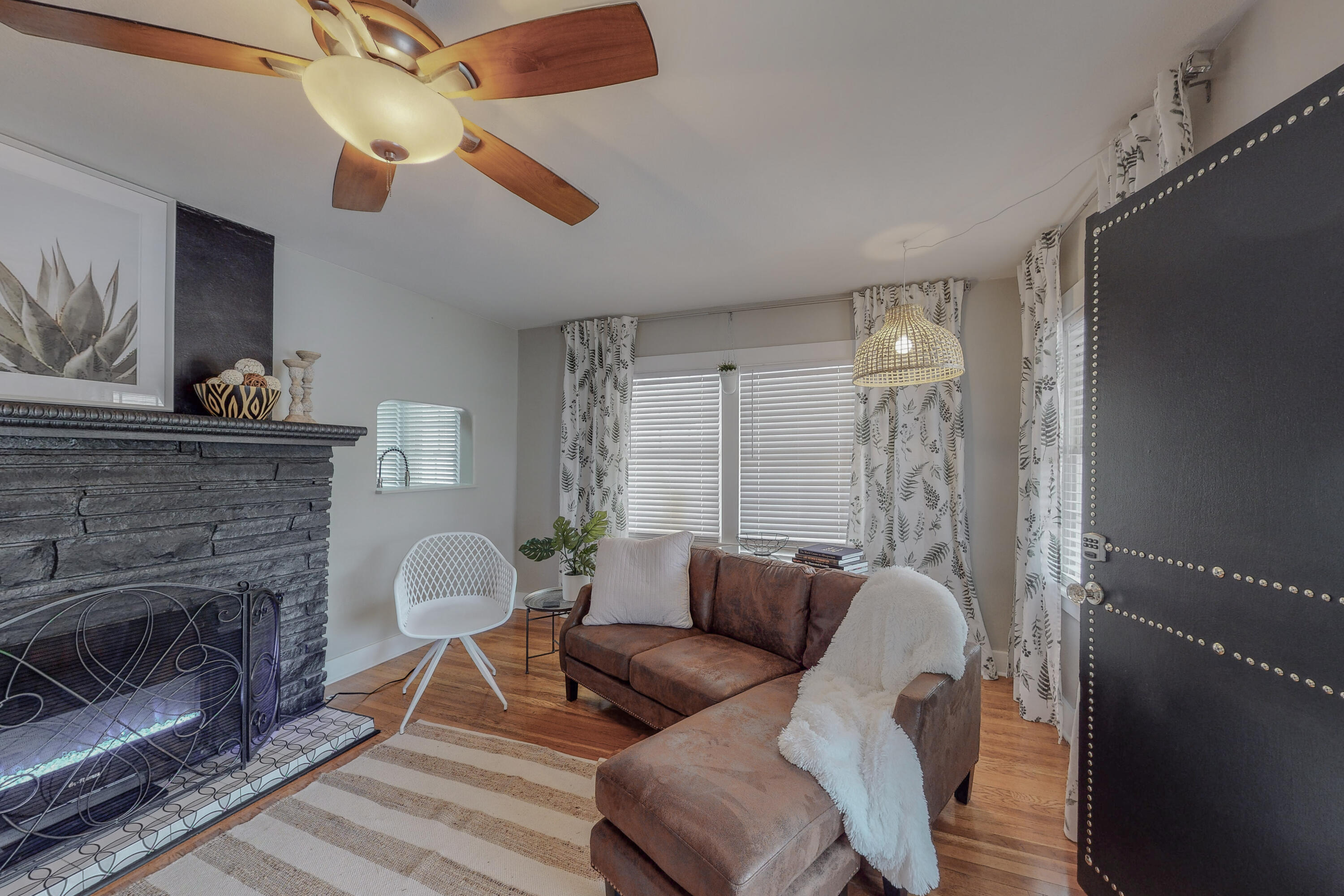 3709 Campus Boulevard NE