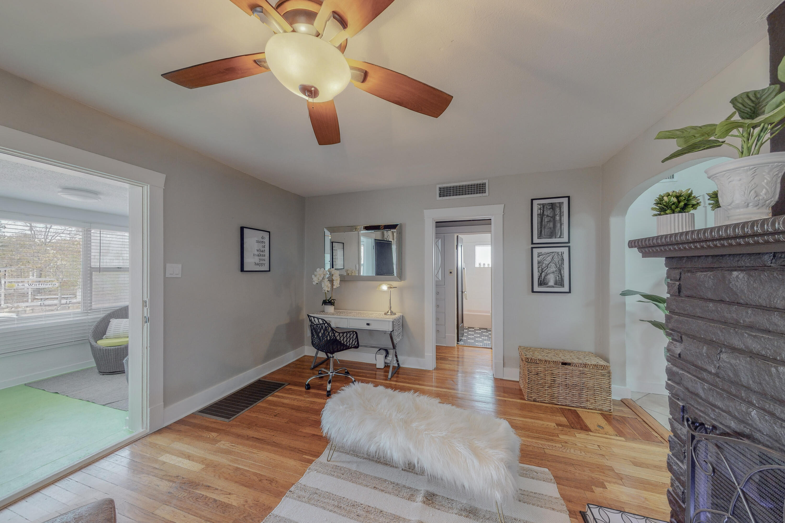 3709 Campus Boulevard NE