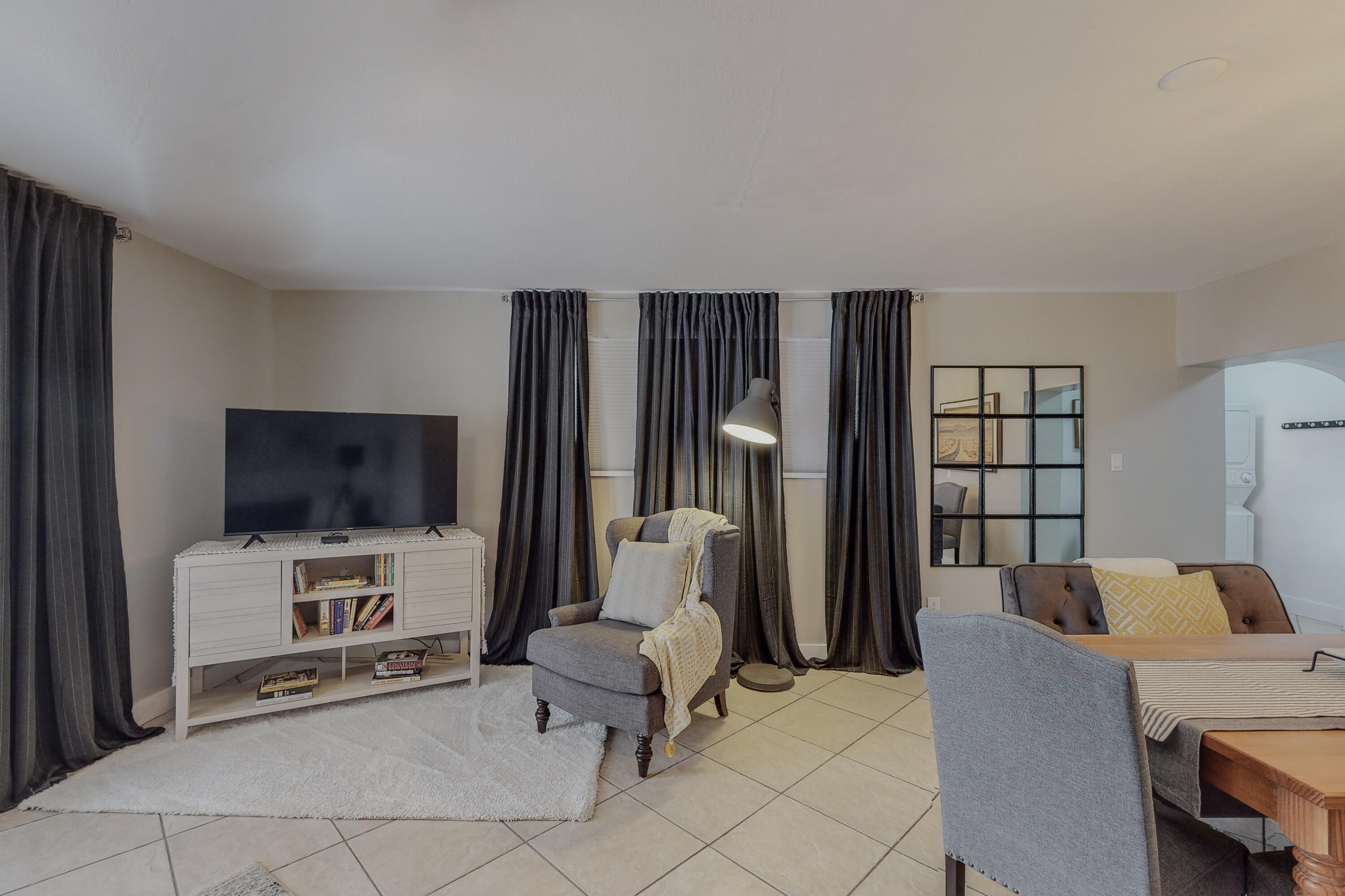 3709 Campus Boulevard NE