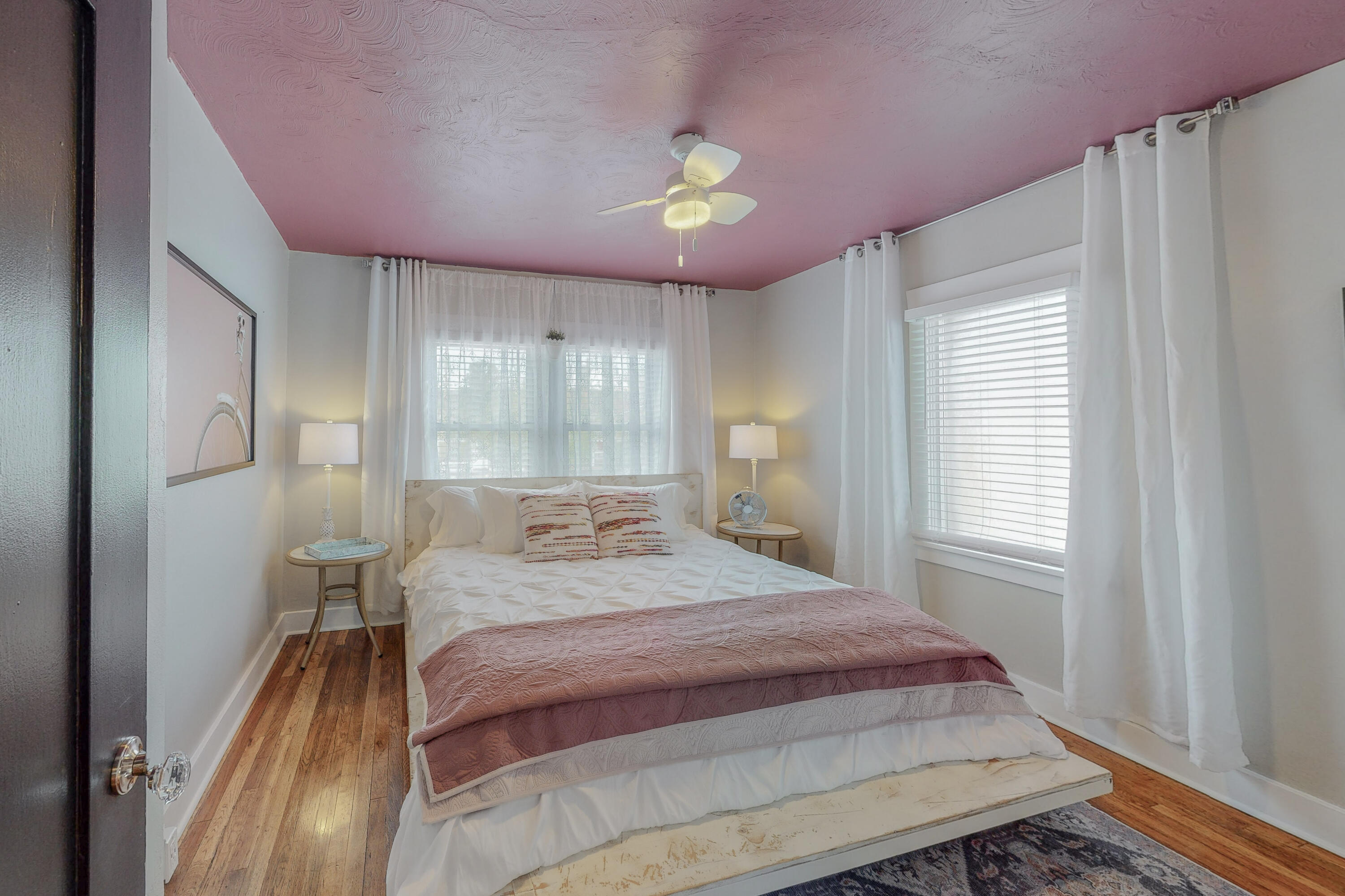 3709 Campus Boulevard NE