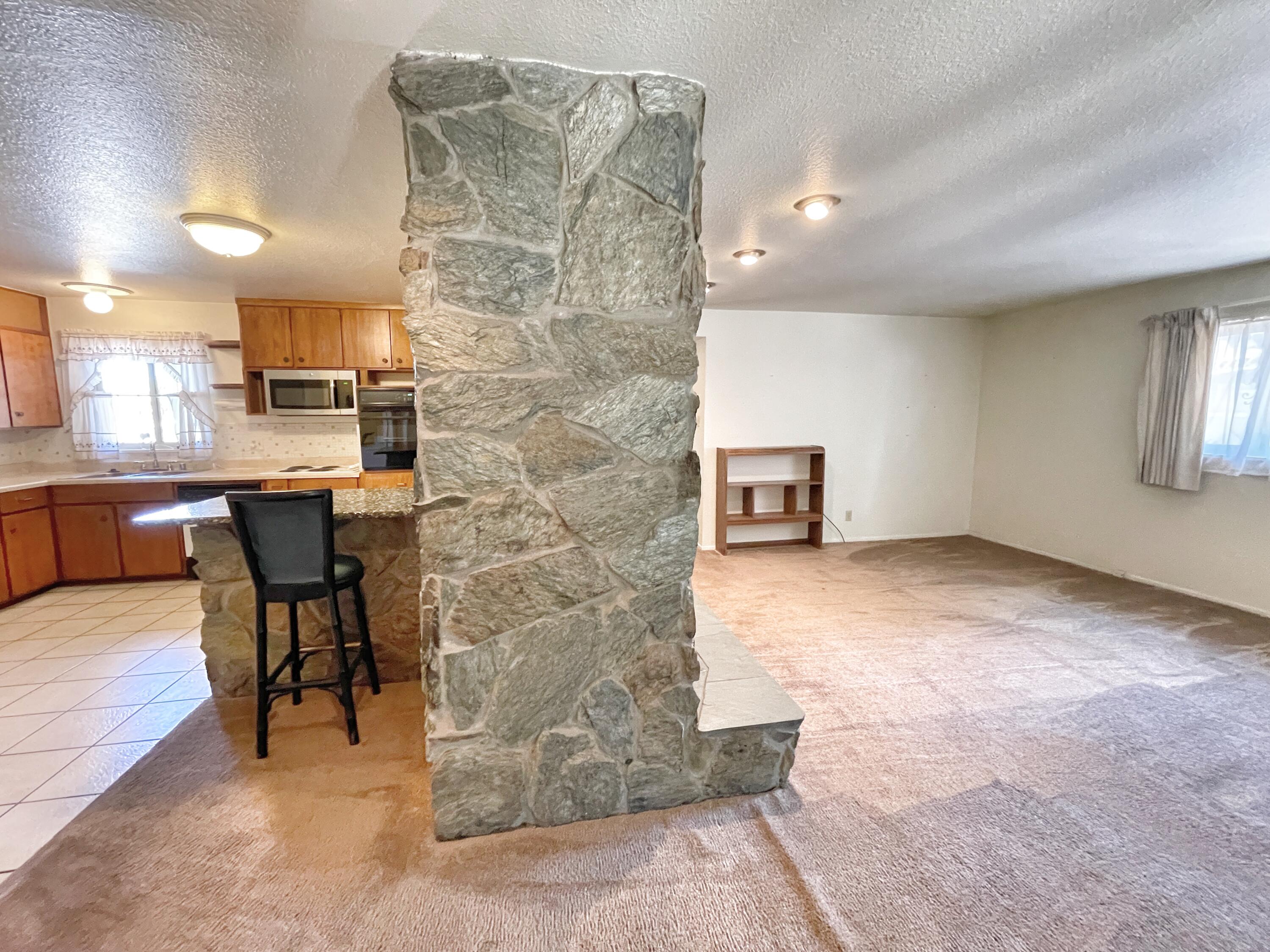 4312 Hilton Avenue NE