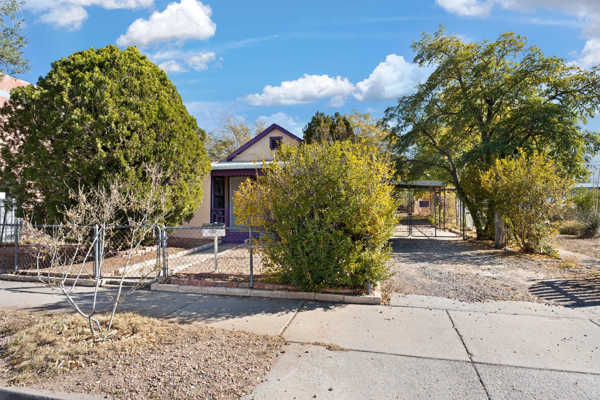 1204 Edith Boulevard SE