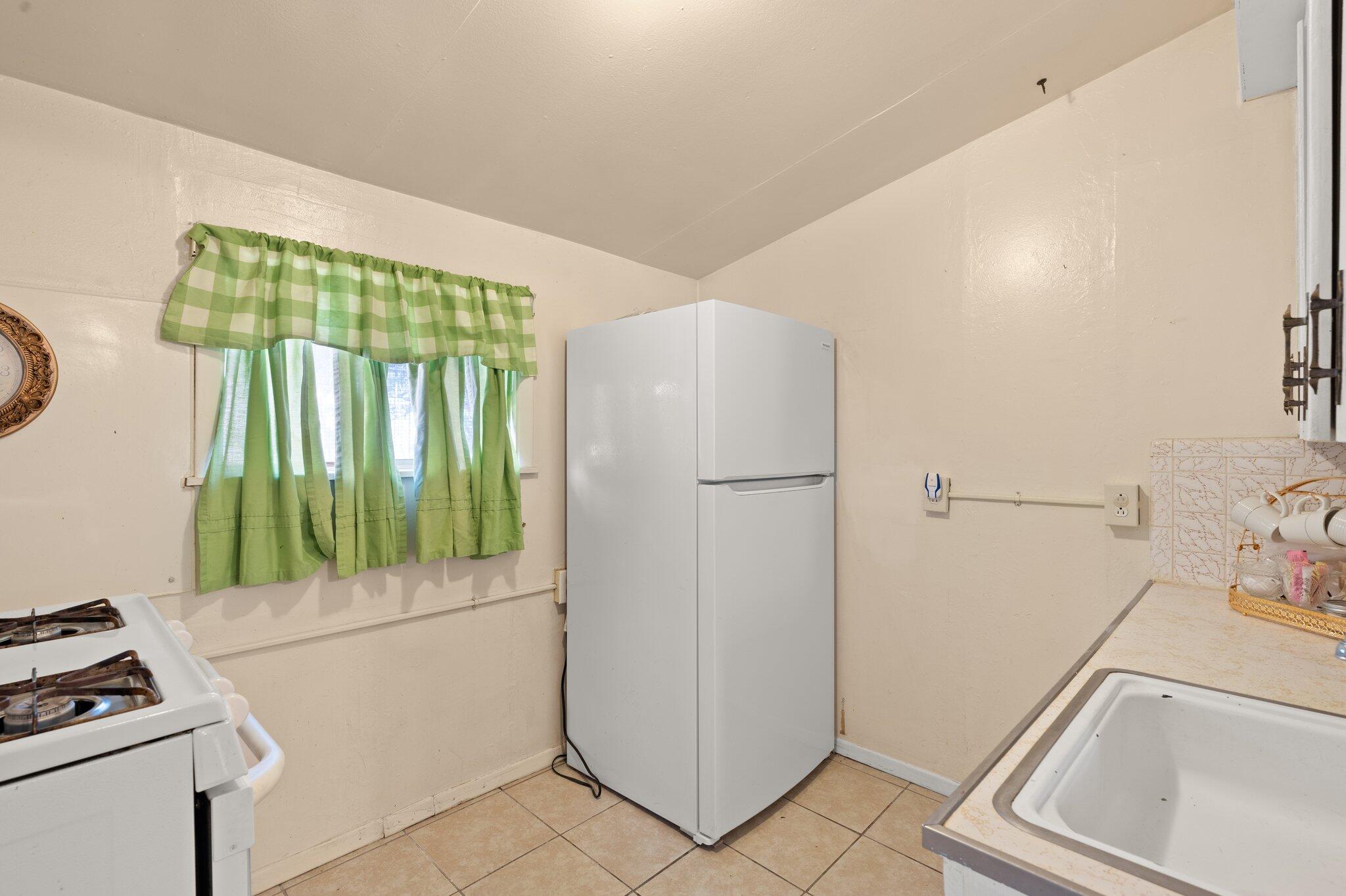 1204 Edith Boulevard SE