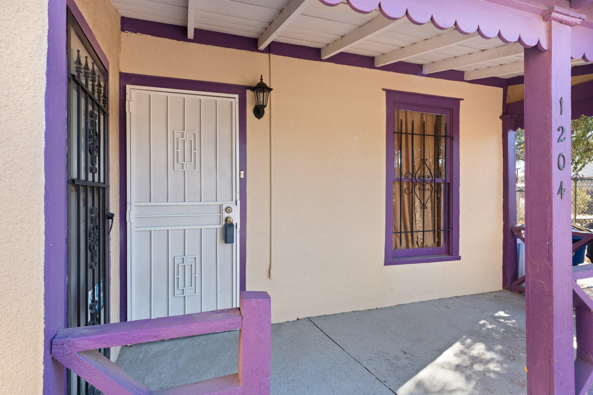 1204 Edith Boulevard SE