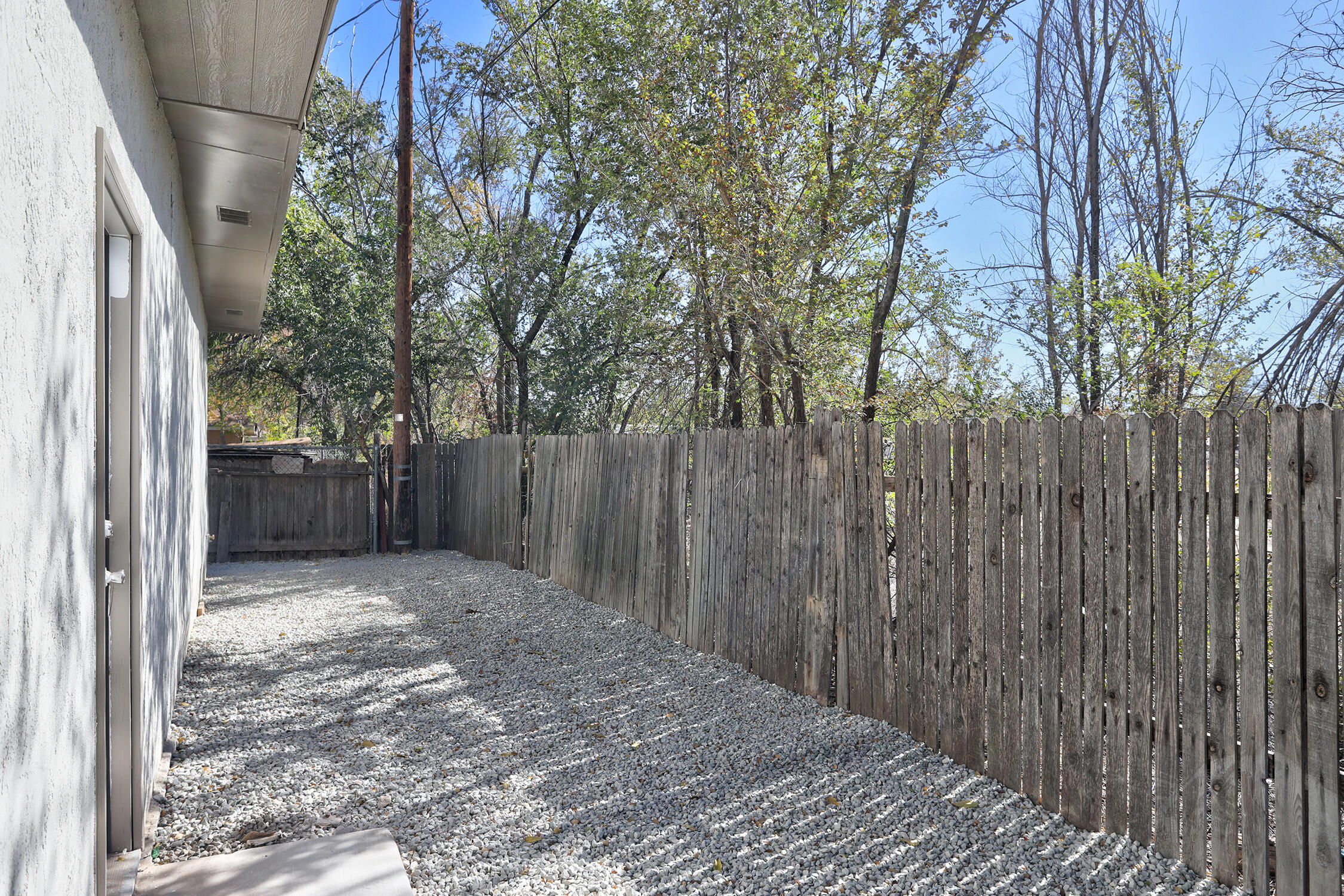 1907 Isleta Boulevard SW Unit: 6