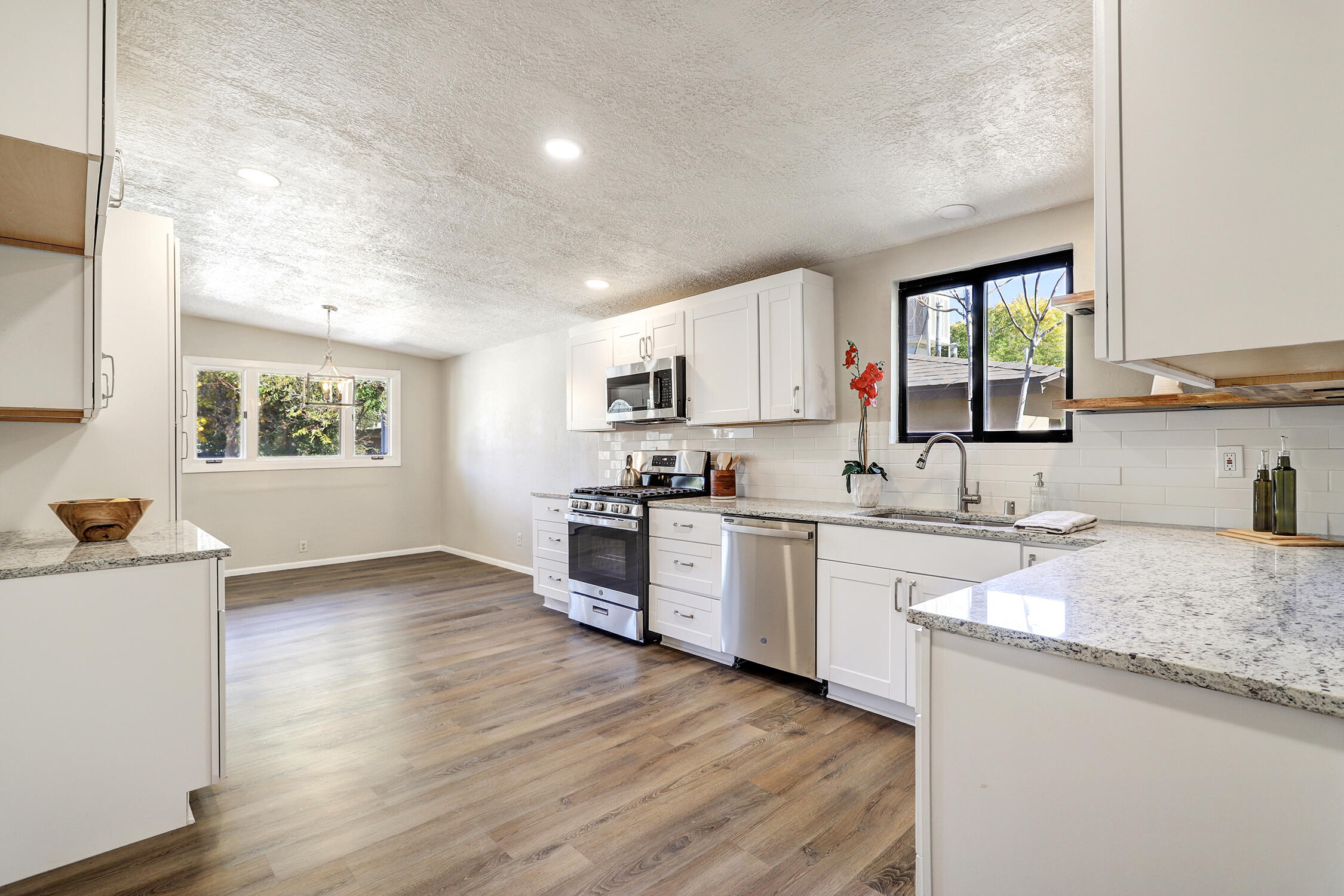1907 Isleta Boulevard SW Unit: 6