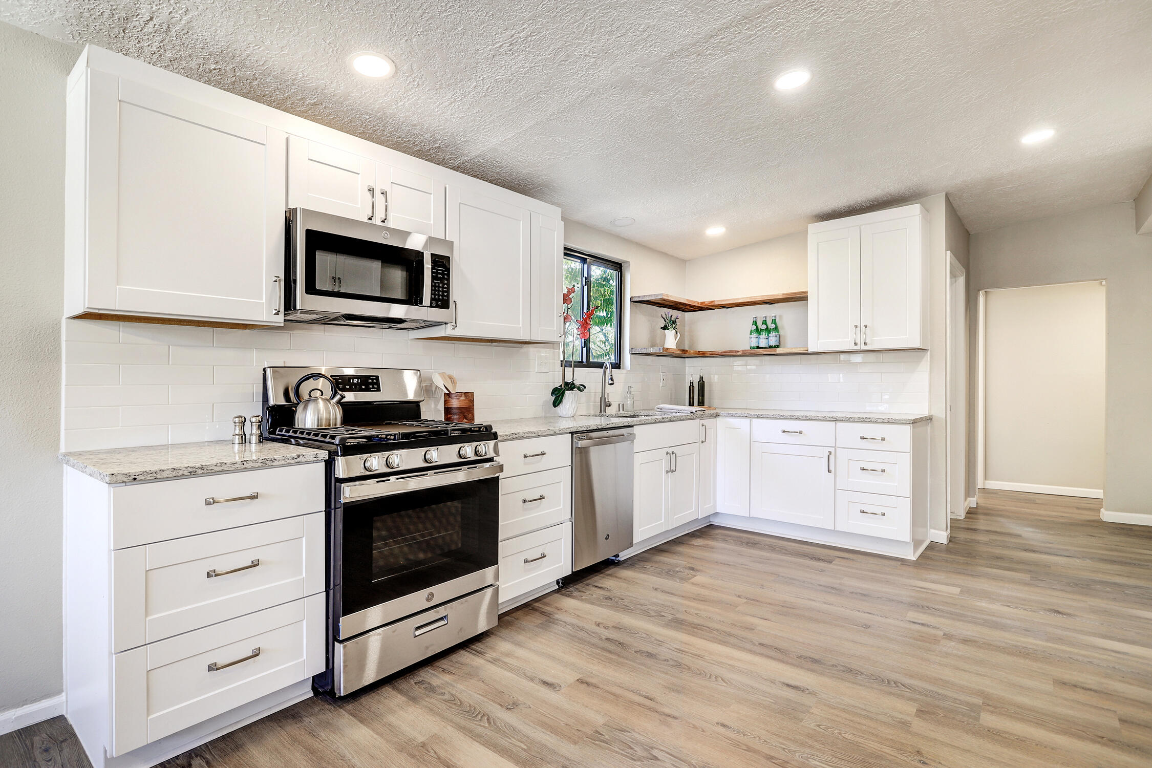 1907 Isleta Boulevard SW Unit: 6