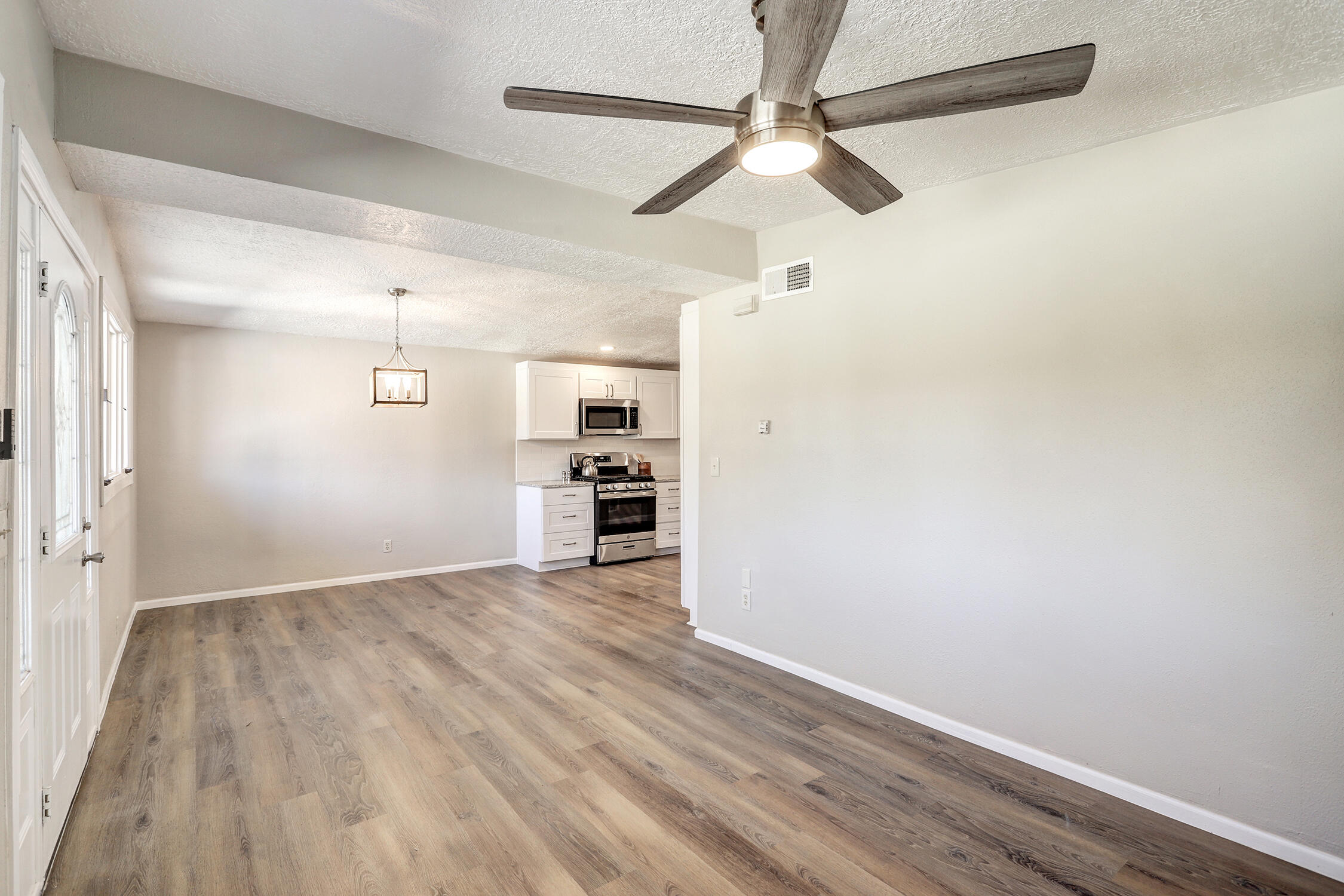 1907 Isleta Boulevard SW Unit: 6