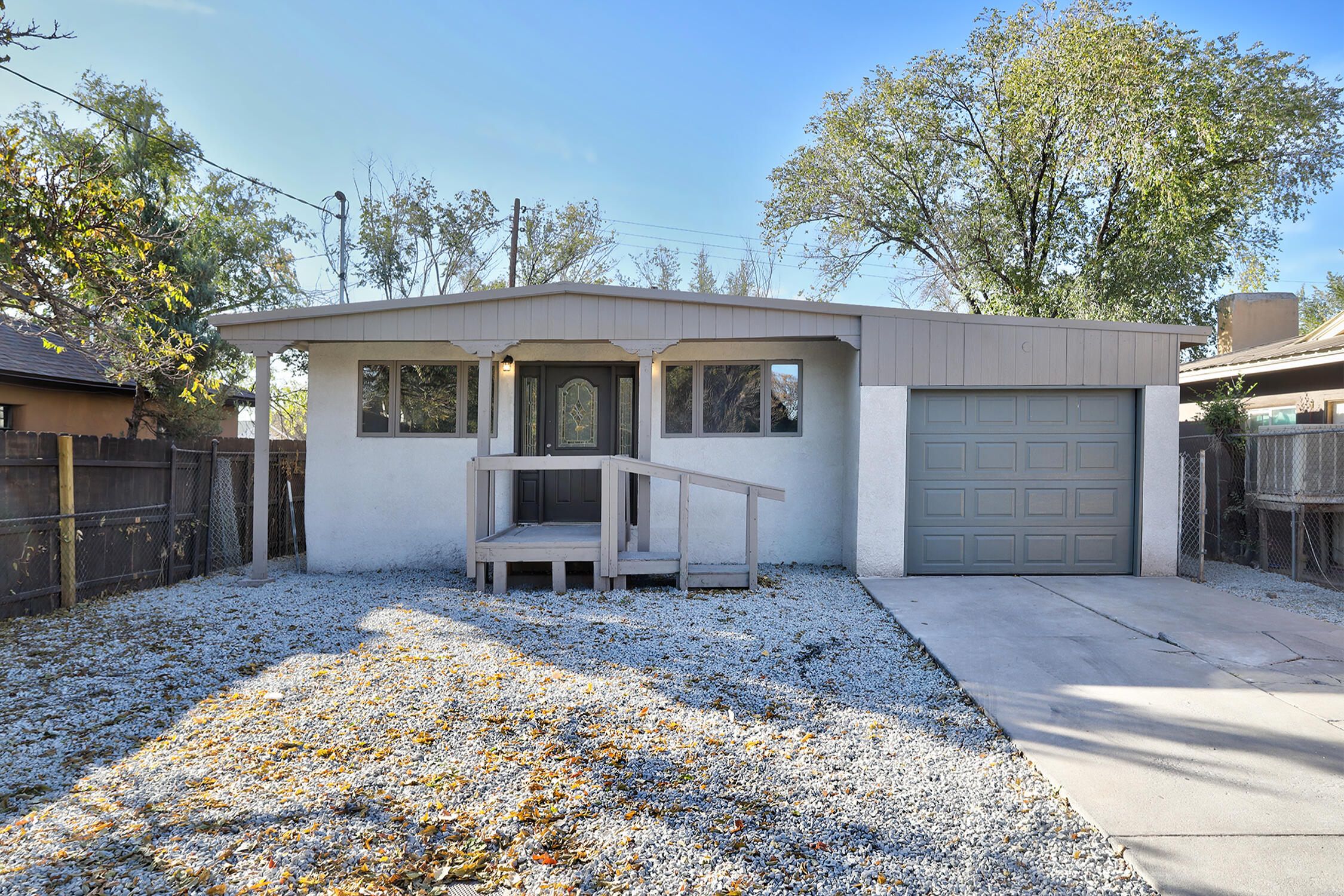 1907 Isleta Boulevard SW Unit: 6
