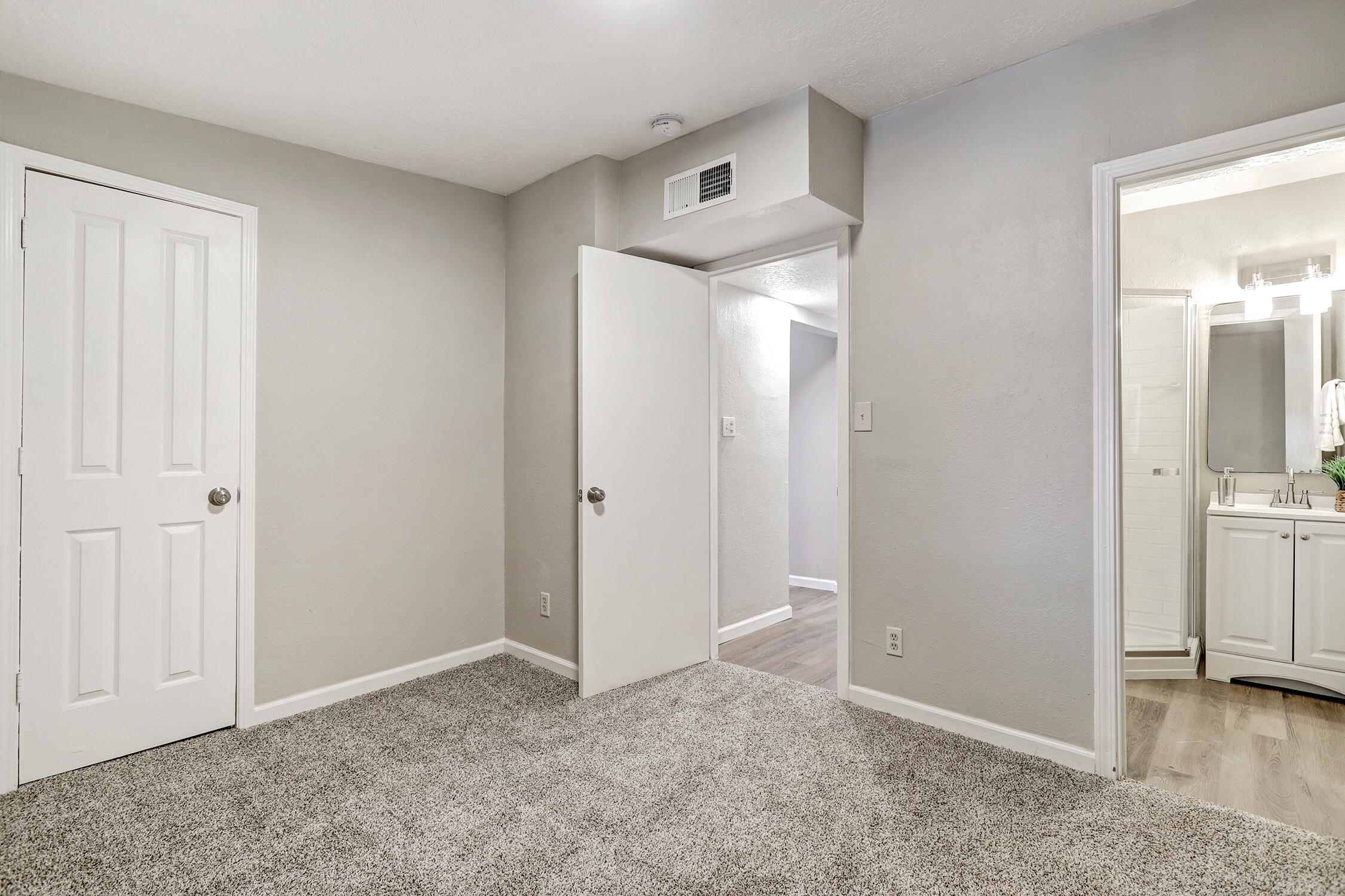 1907 Isleta Boulevard SW Unit: 6