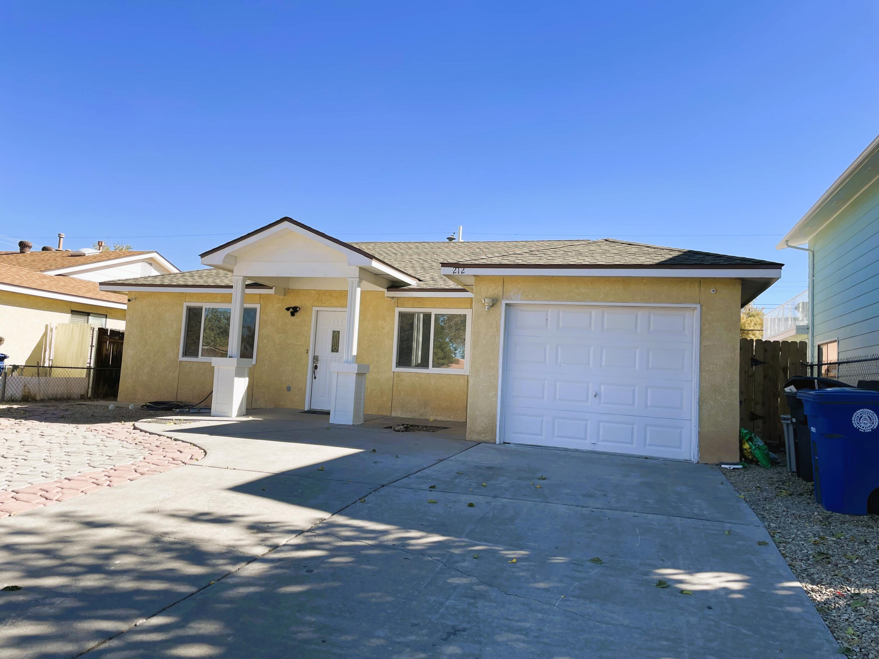 212 Maxine Street NE