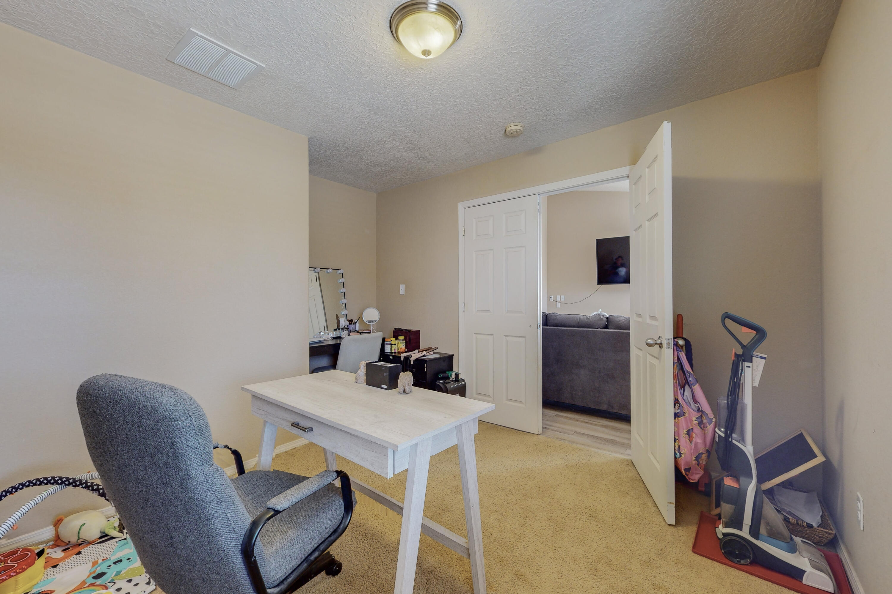 4006 Desert Lupine Drive NE