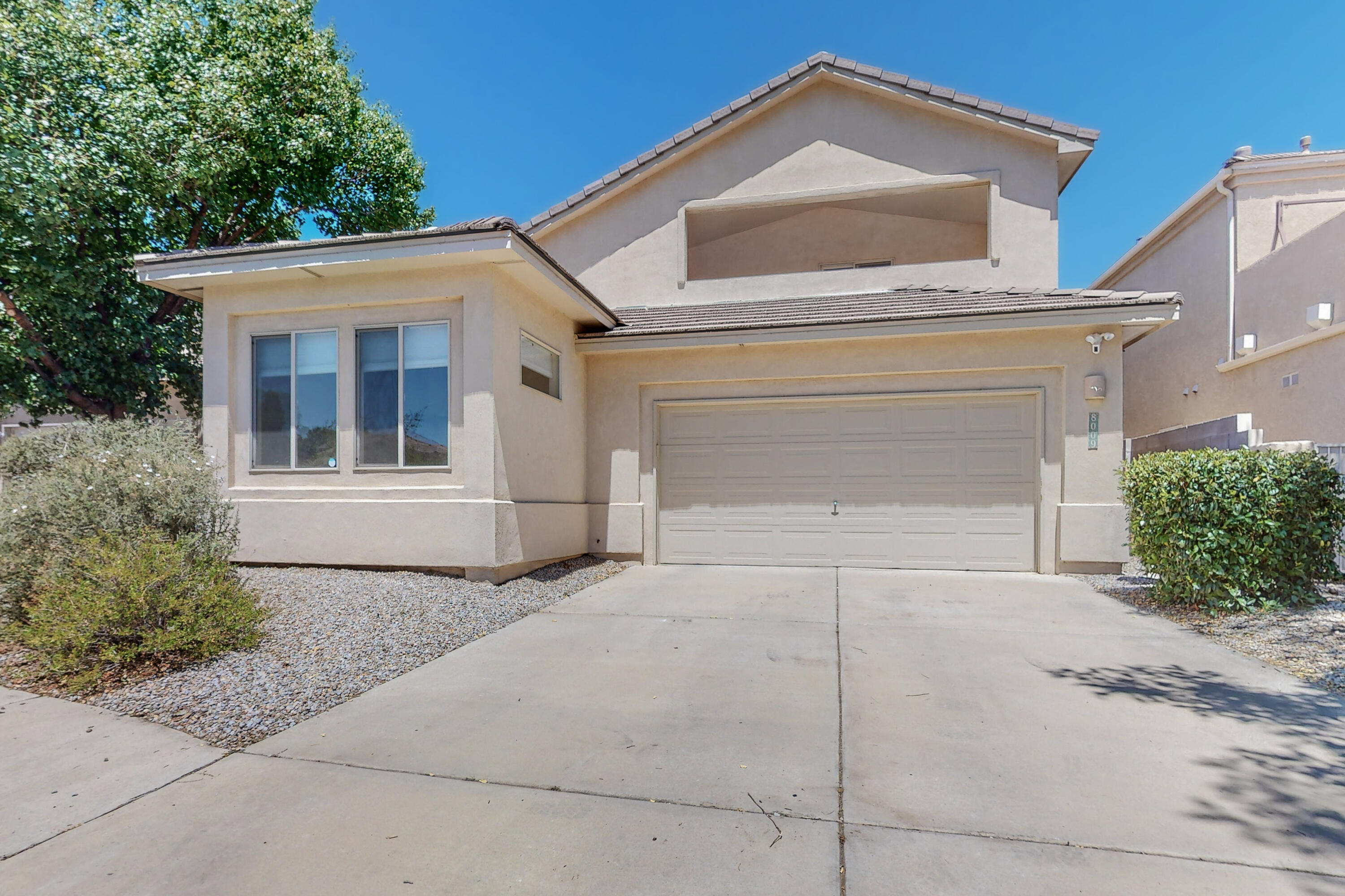 8009 Oso Feliz Drive NE