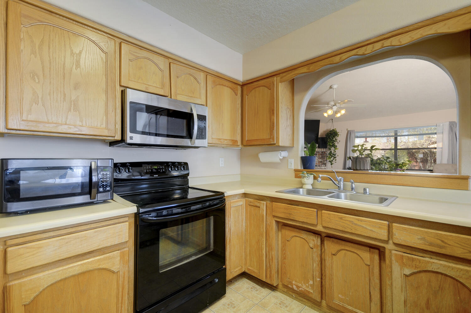 1006 Lee Trevino Boulevard