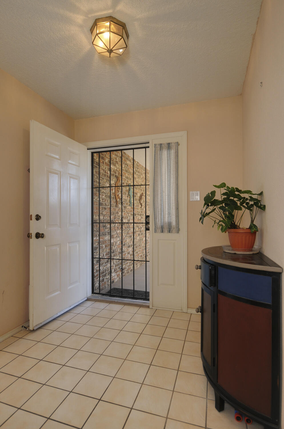 1006 Lee Trevino Boulevard