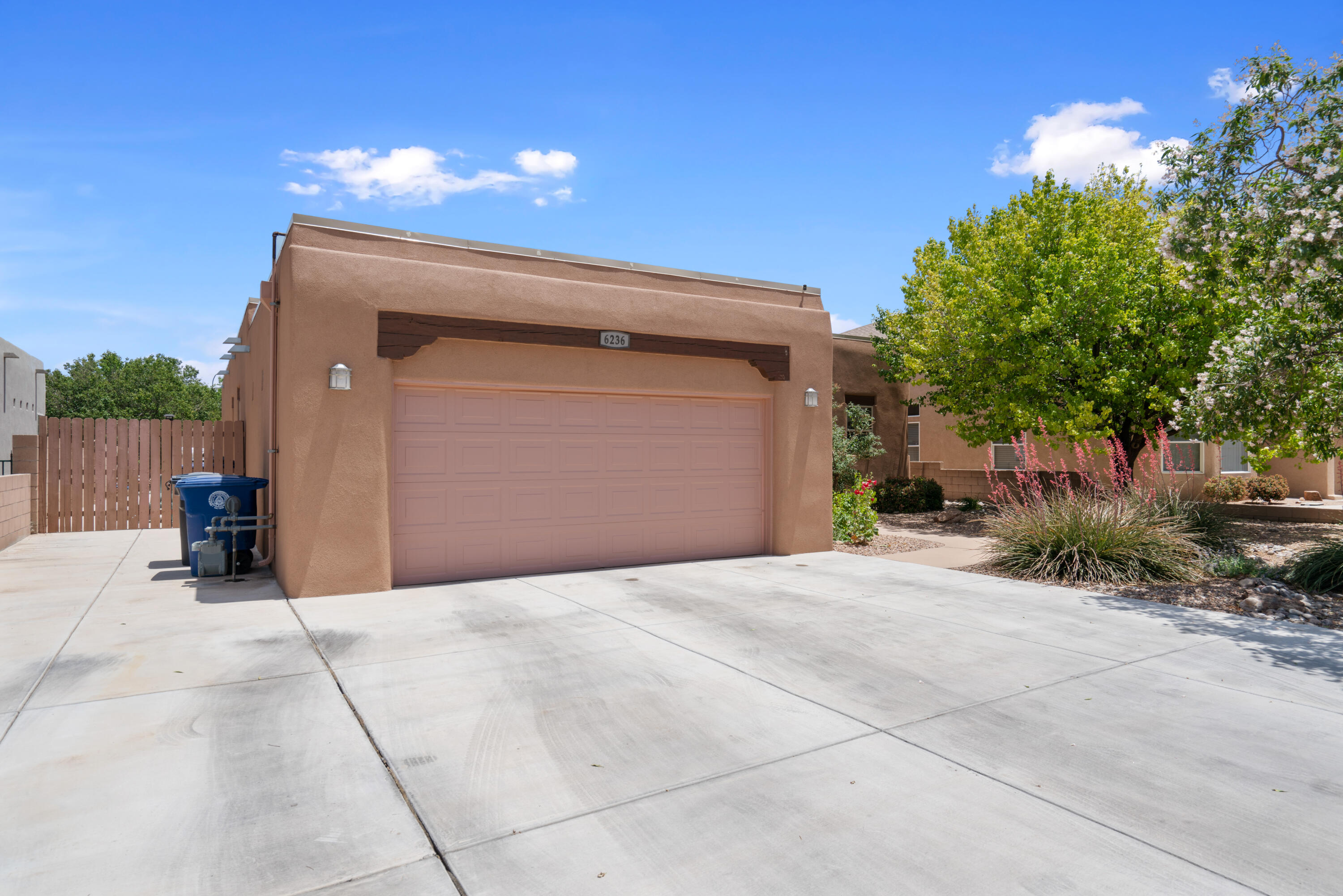 6236 Whiteman Drive NW