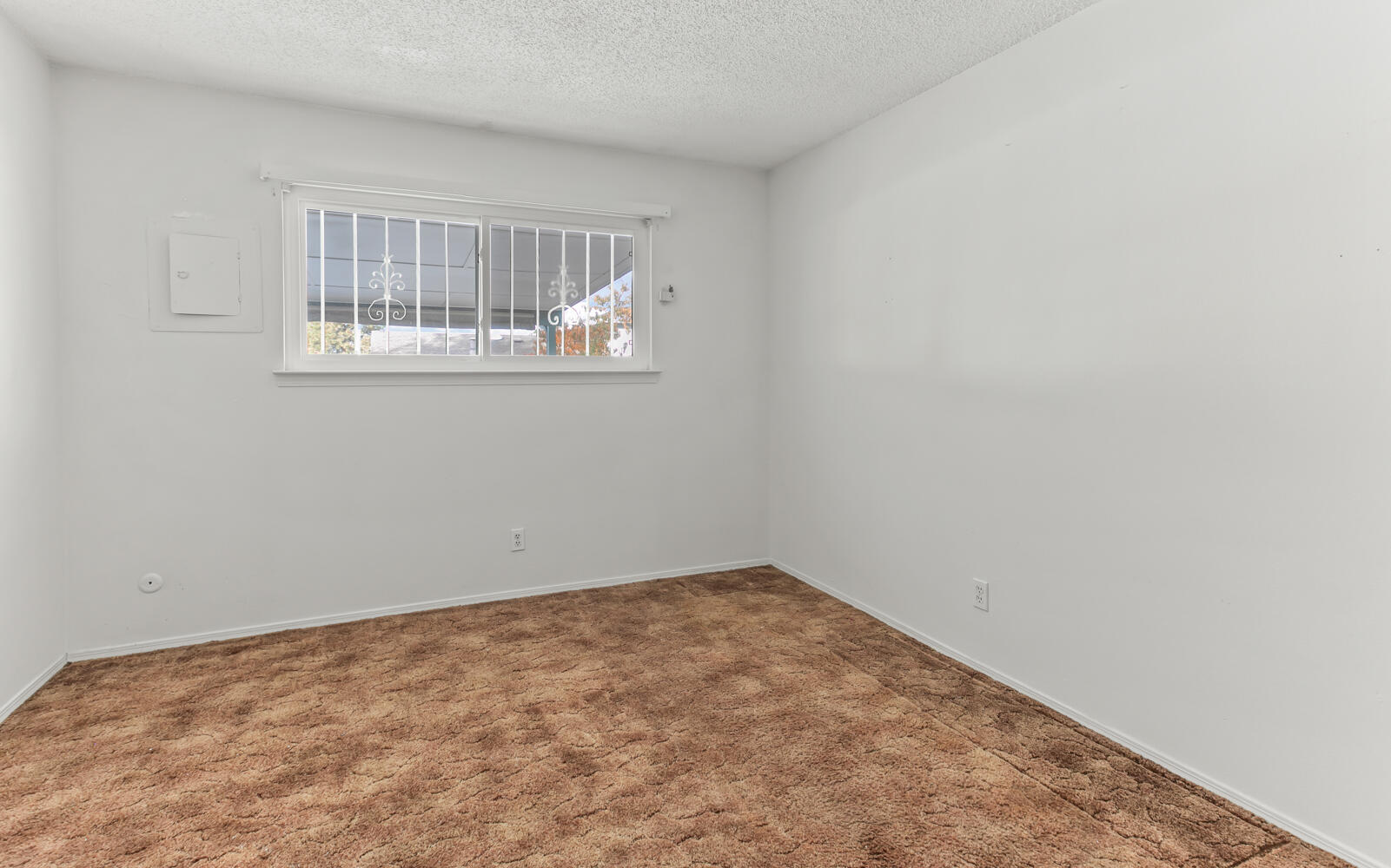6609 Glendora Drive NE