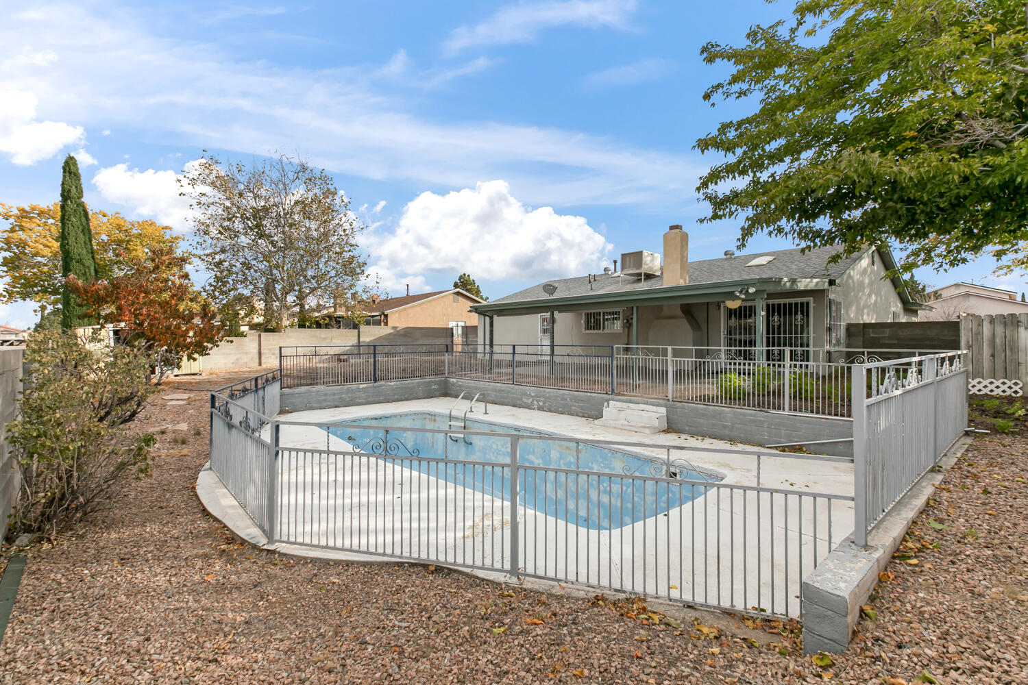 6609 Glendora Drive NE